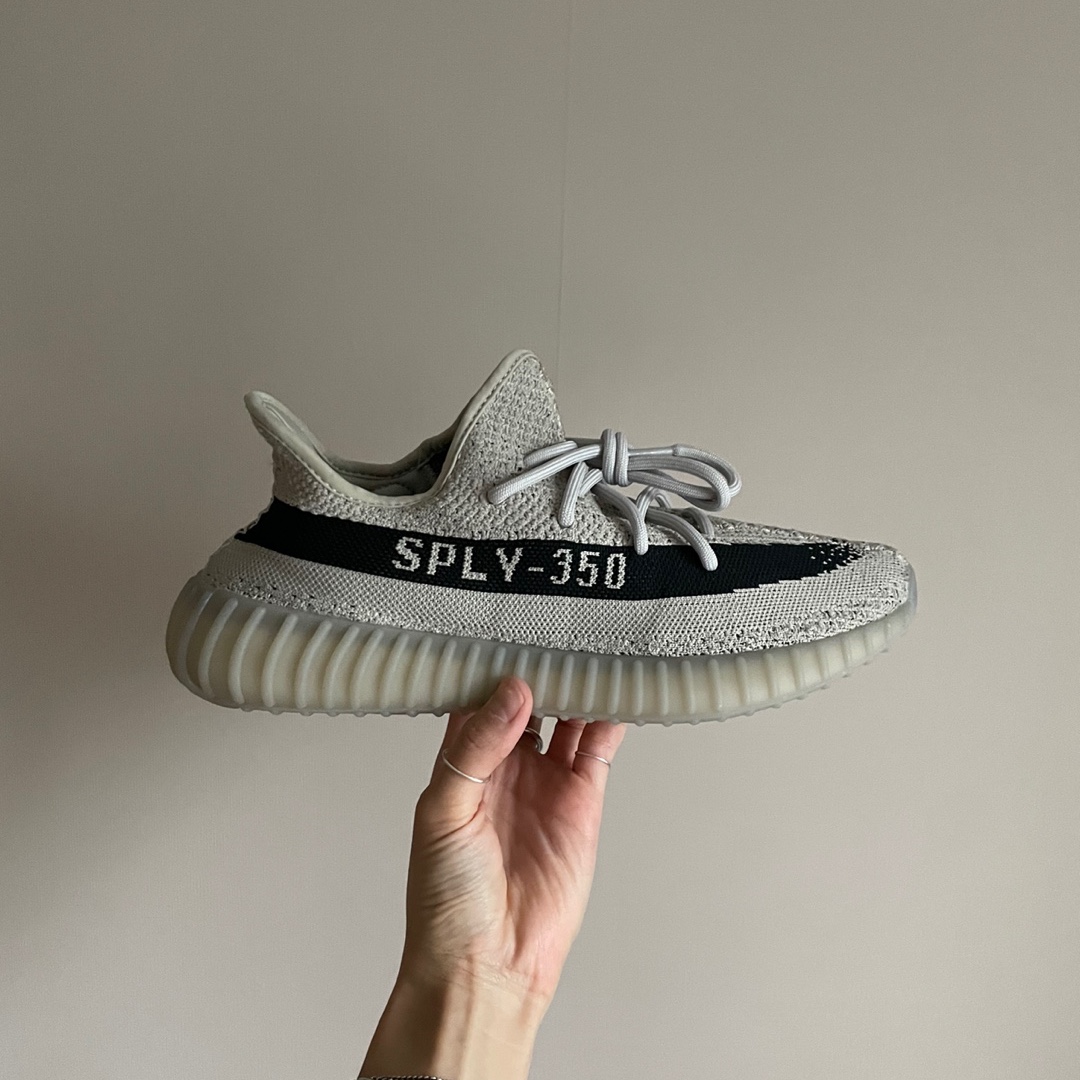 Adidas Yeezy Boost 350 V2 Slate Core Black 2022/2023 착용 스타일 - 1