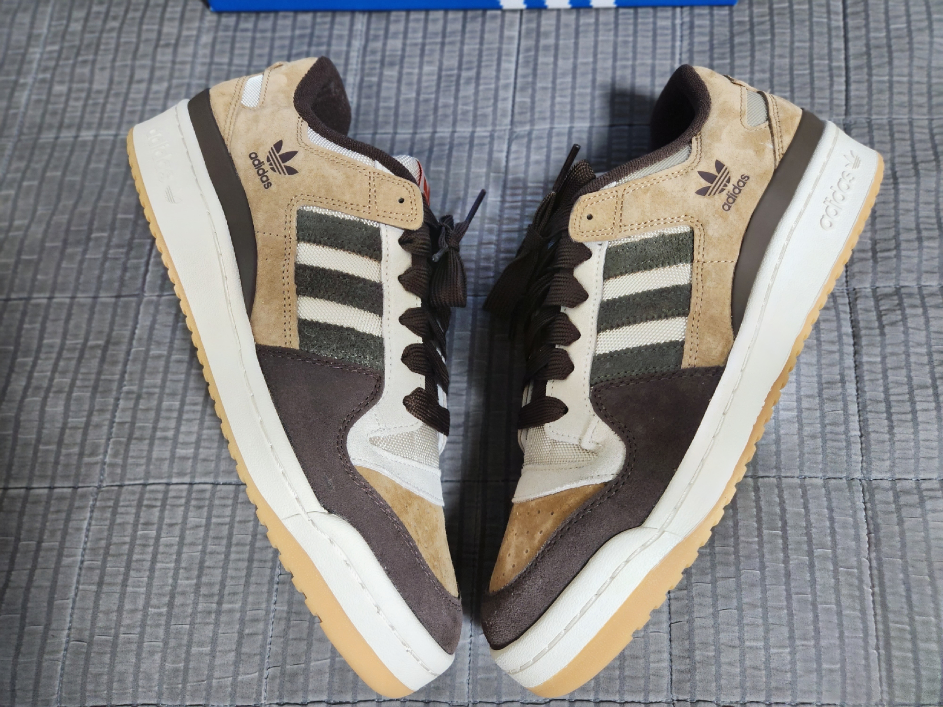 Adidas OG Forum 84 Low Alumina Branch 착용 스타일 - 1