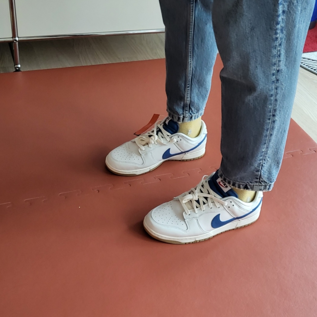 Nike Dunk Low SE Sail Dark Marina Blue 착용 스타일 - 1