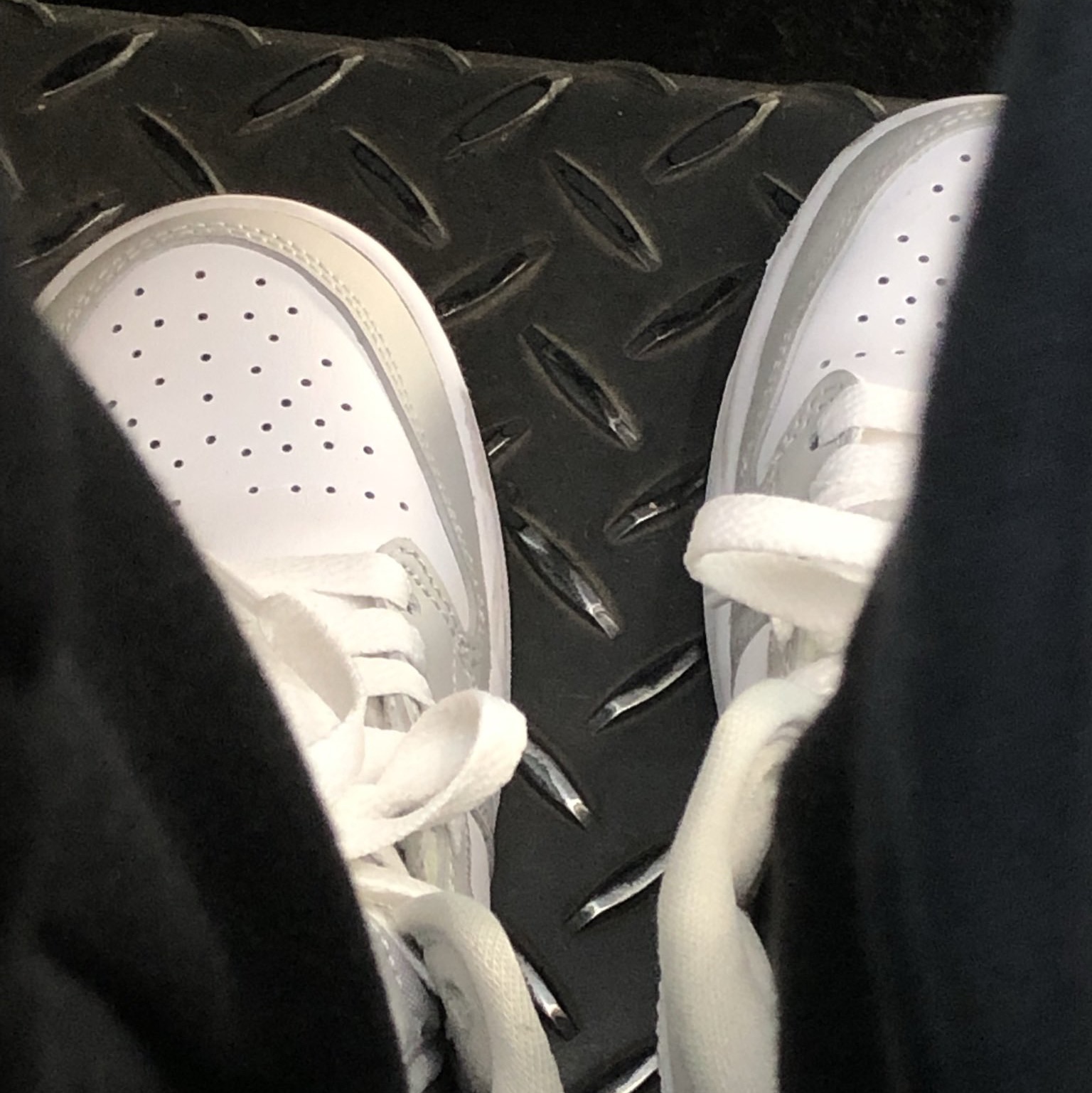 (W) Jordan 1 Mid Grey Fog 착용 스타일 - 1