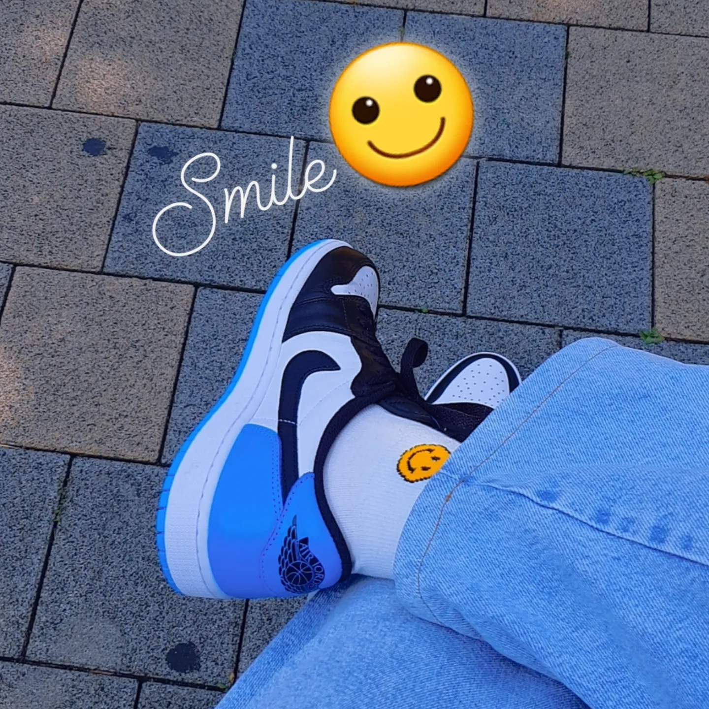 Jordan 1 Retro Low OG Black and Dark Powder Blue 착용 스타일