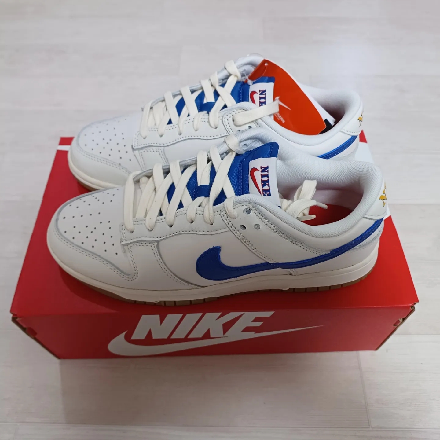 Nike Dunk Low SE Sail Dark Marina Blue 착용 스타일 - 1