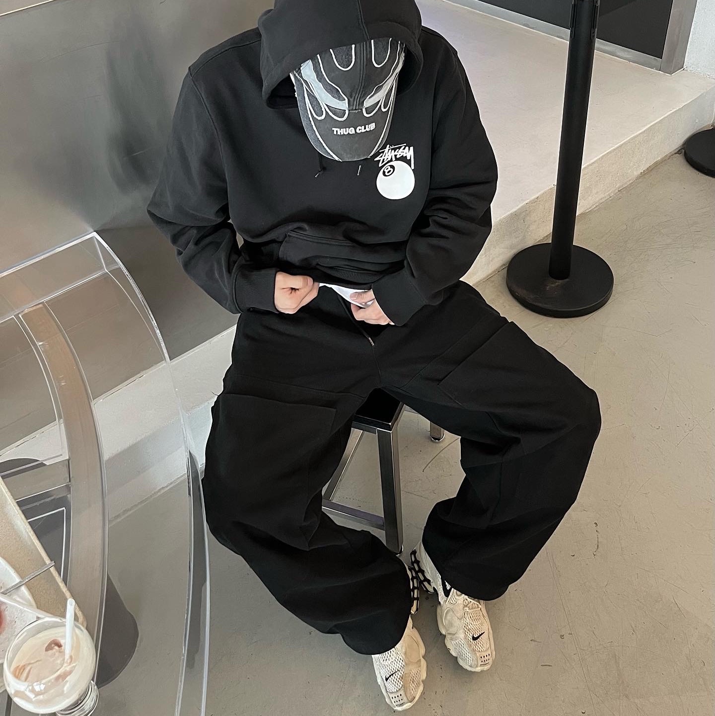 Stussy 8 Ball Hoodie Black - 21SS, Nike x Stussy Air Zoom Spiridon Cage 2 Fossil 착용 스타일 - 2