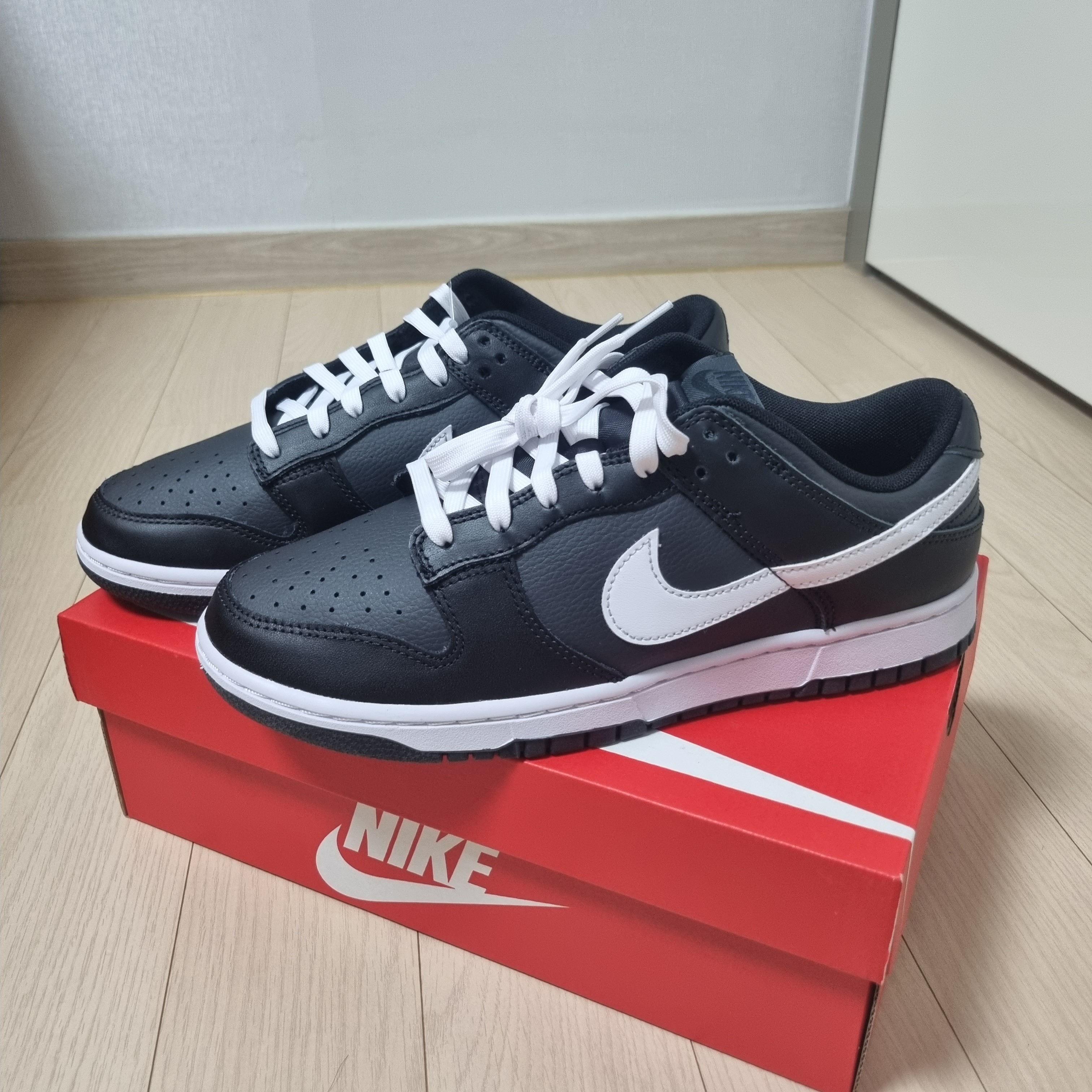 Nike Dunk Low Retro Black White 착용 스타일