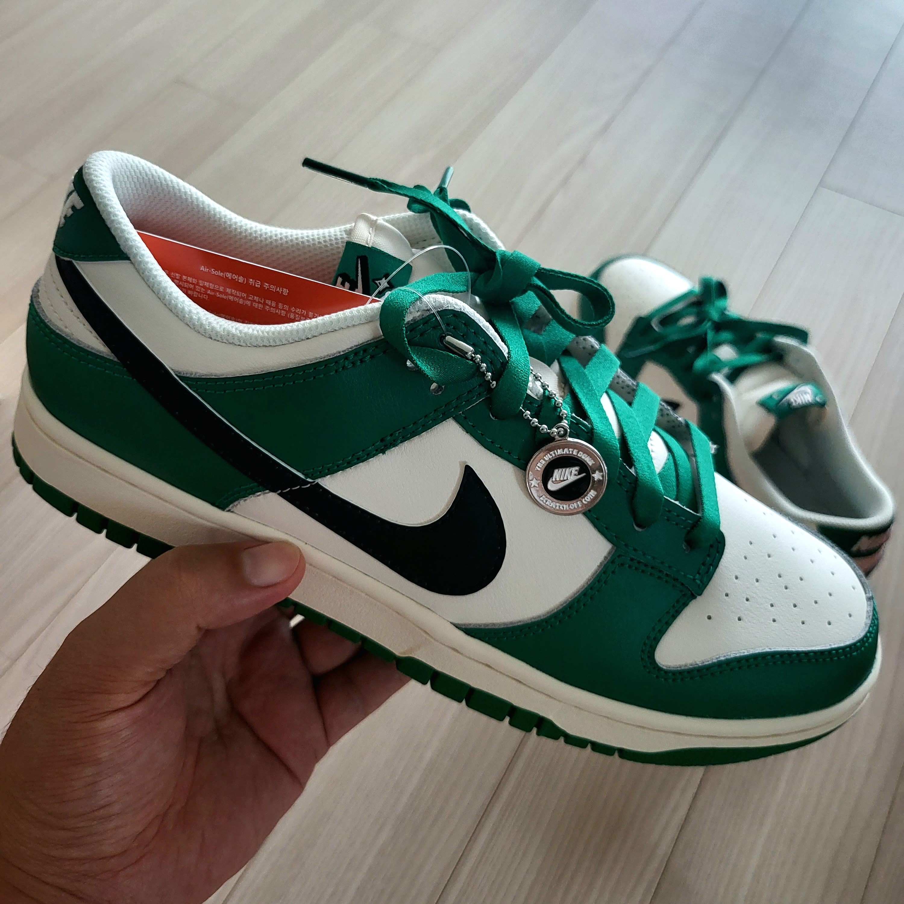 Nike Dunk Low Retro SE Jackpot Malachite 착용 스타일 - 2