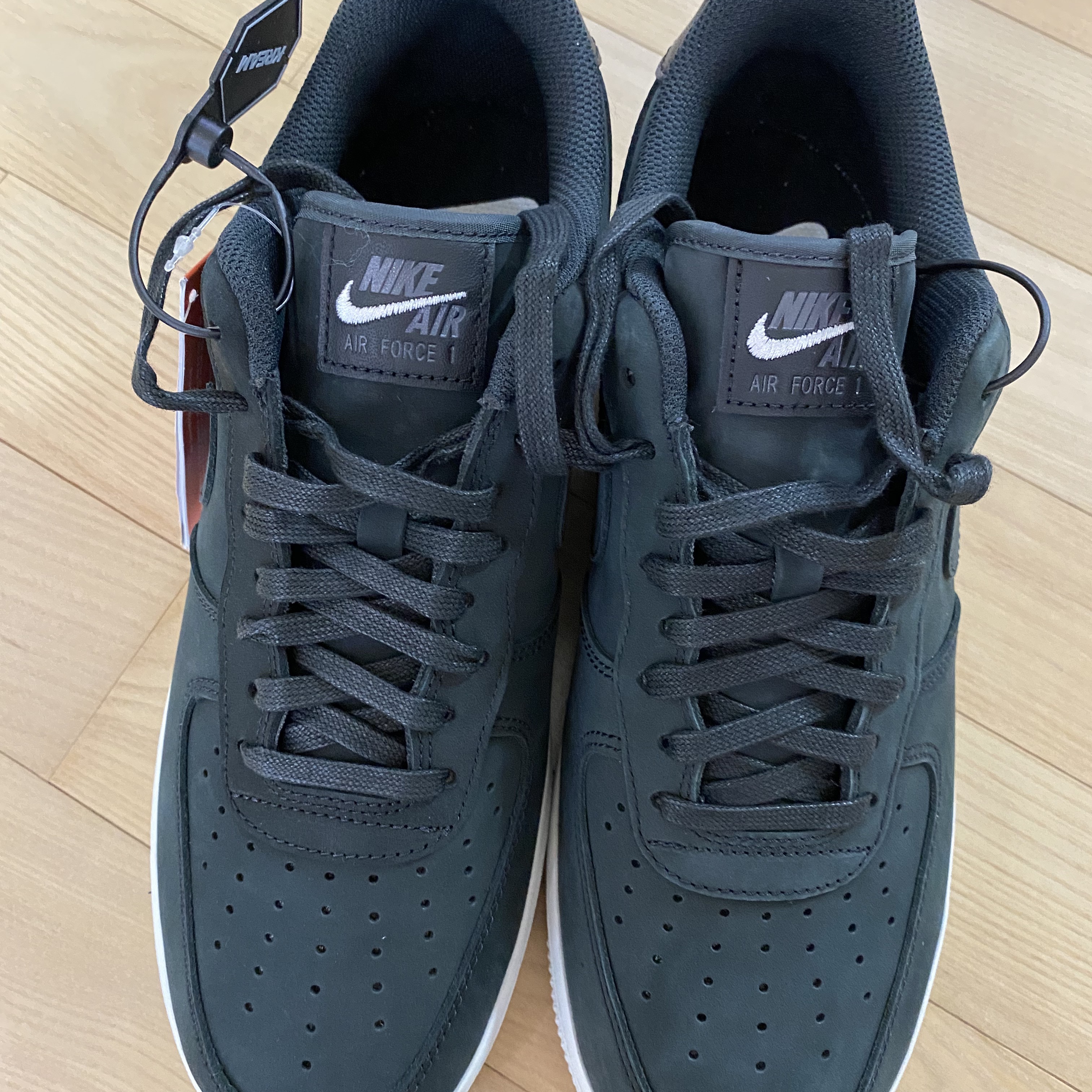 Nike Air Force 1 '07 LX Off Noir 착용 스타일 - 3