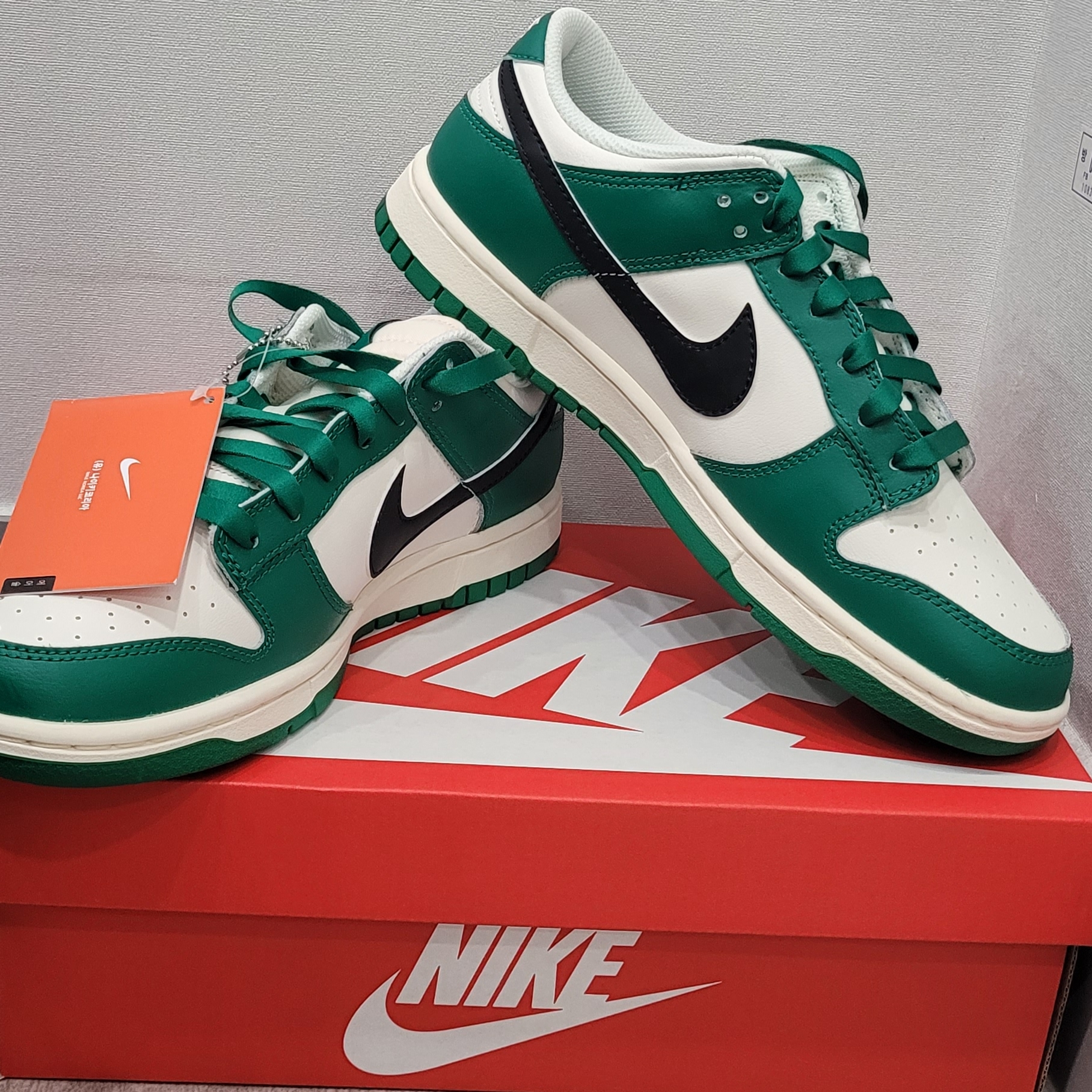 Nike Dunk Low Retro SE Jackpot Malachite 착용 스타일 - 1