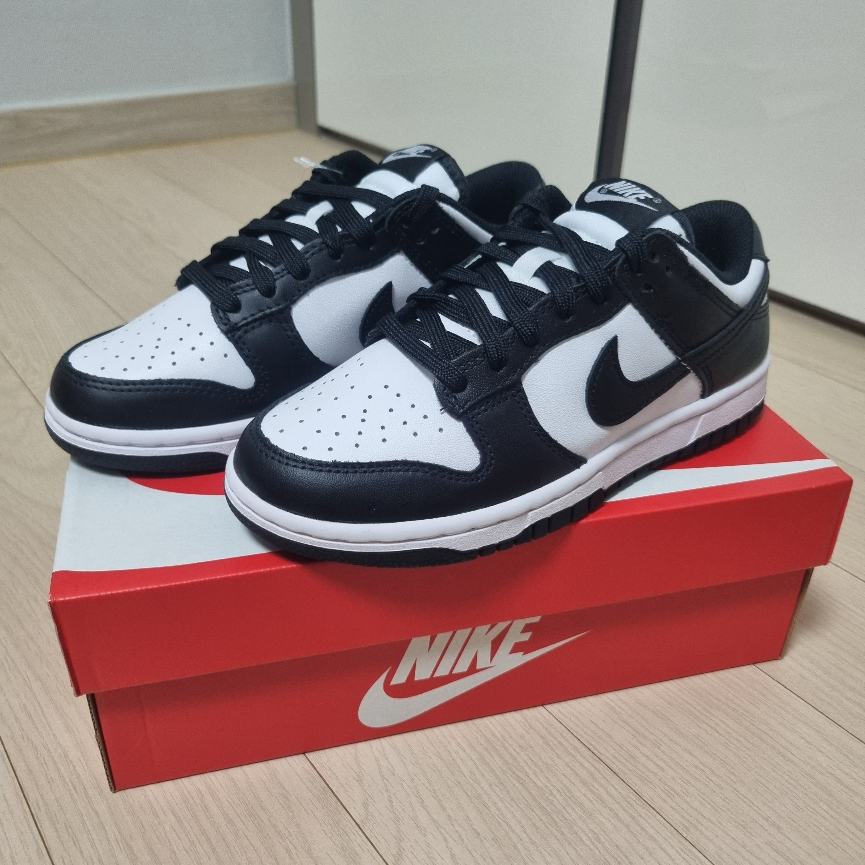 (W) Nike Dunk Low Black 착용 스타일