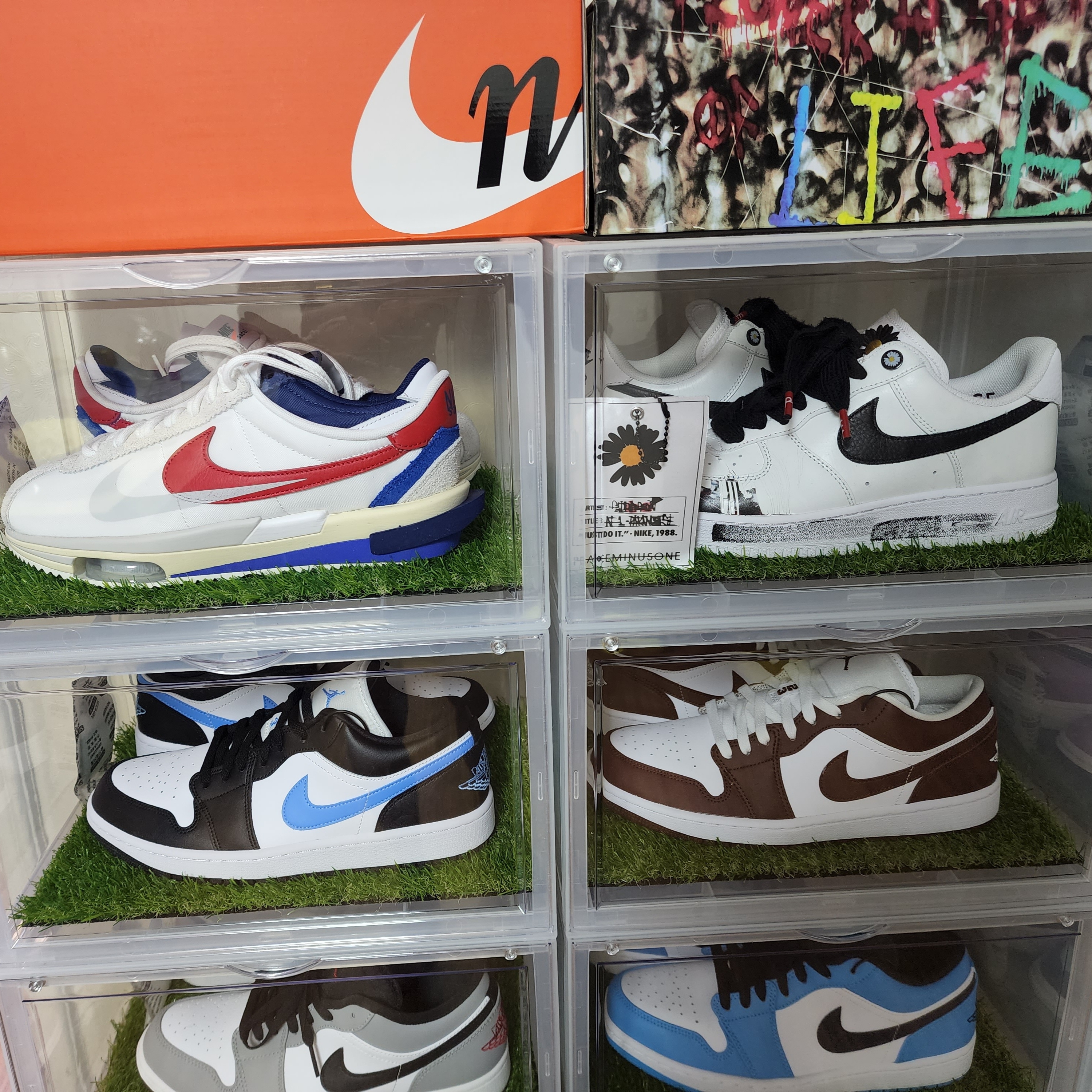 Nike x Sacai Zoom Cortez SP White and University Red 착용 스타일