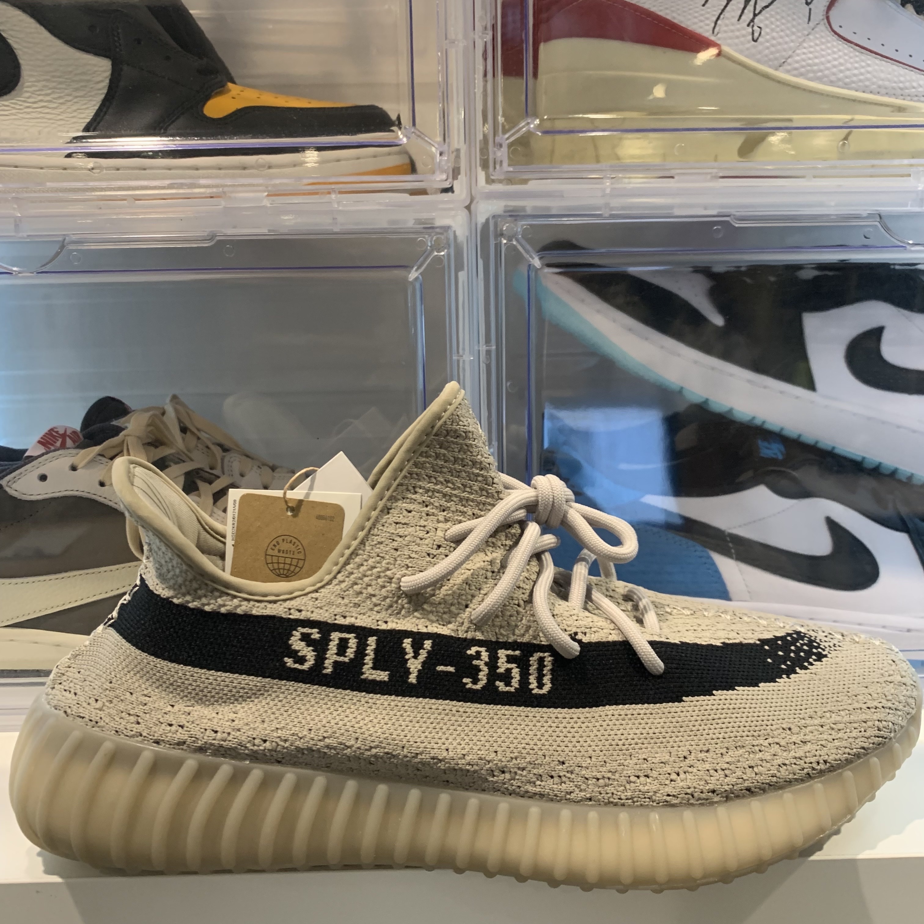Adidas Yeezy Boost 350 V2 Slate Core Black 2022/2023 착용 스타일 - 2