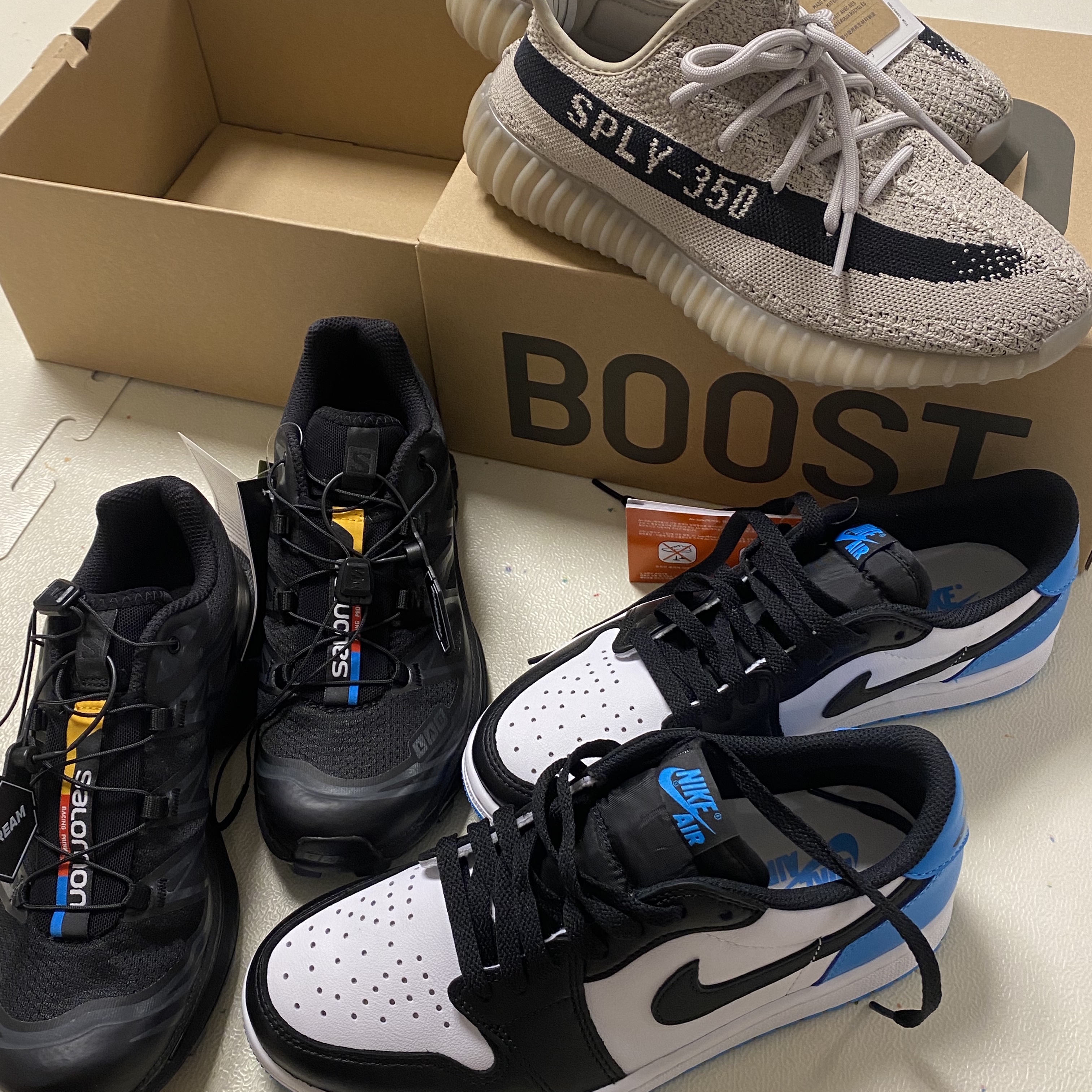 Salomon XT-6 ADV Black, Adidas Yeezy Boost 350 V2 Slate Core Black 2022/2023 착용 스타일