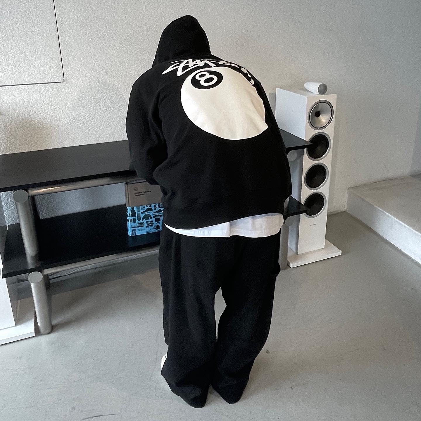 Stussy 8 Ball Hoodie Black - 21SS, Nike x Stussy Air Zoom Spiridon Cage 2 Fossil 착용 스타일 - 1