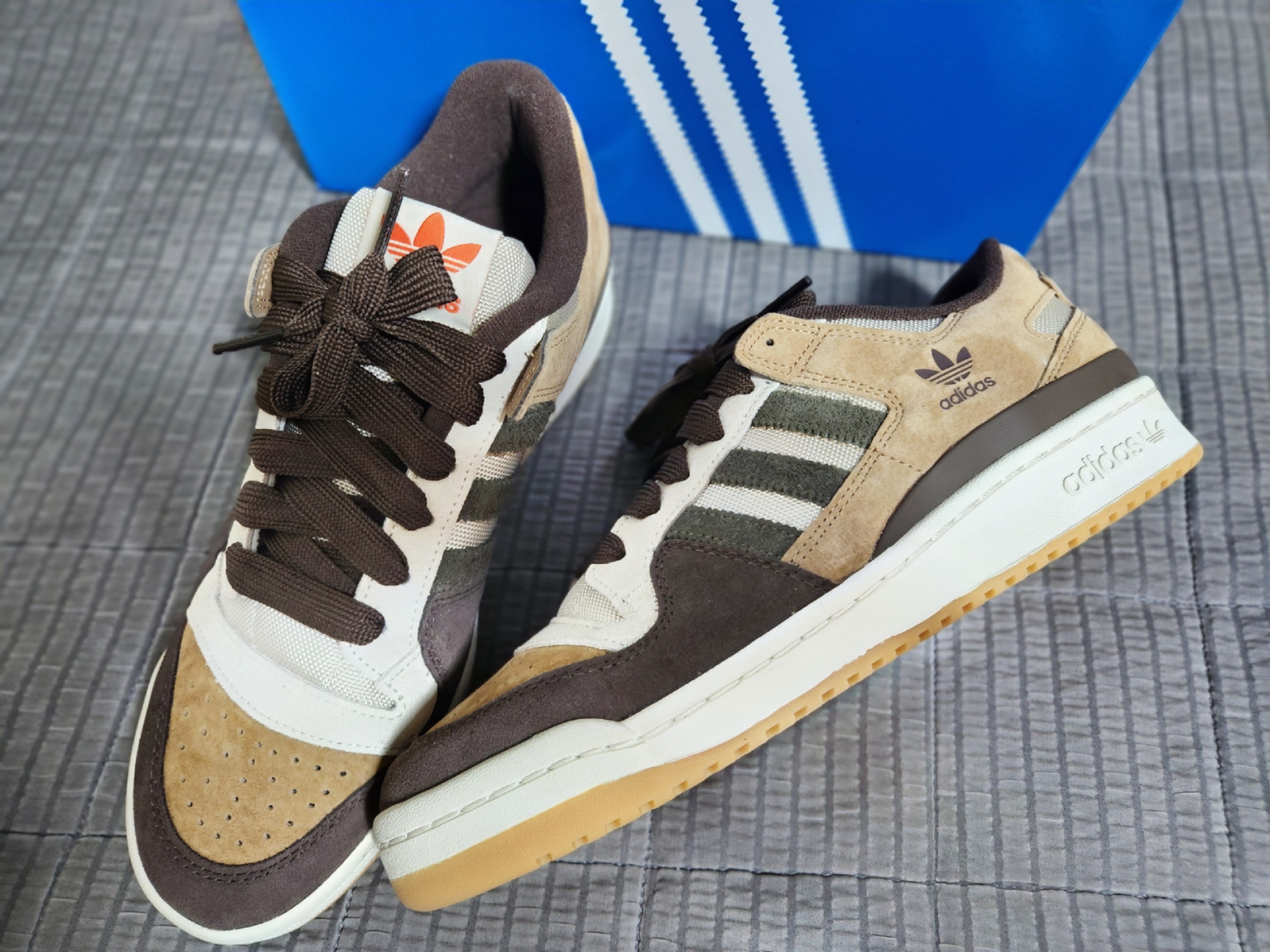 Adidas OG Forum 84 Low Alumina Branch 착용 스타일 - 2