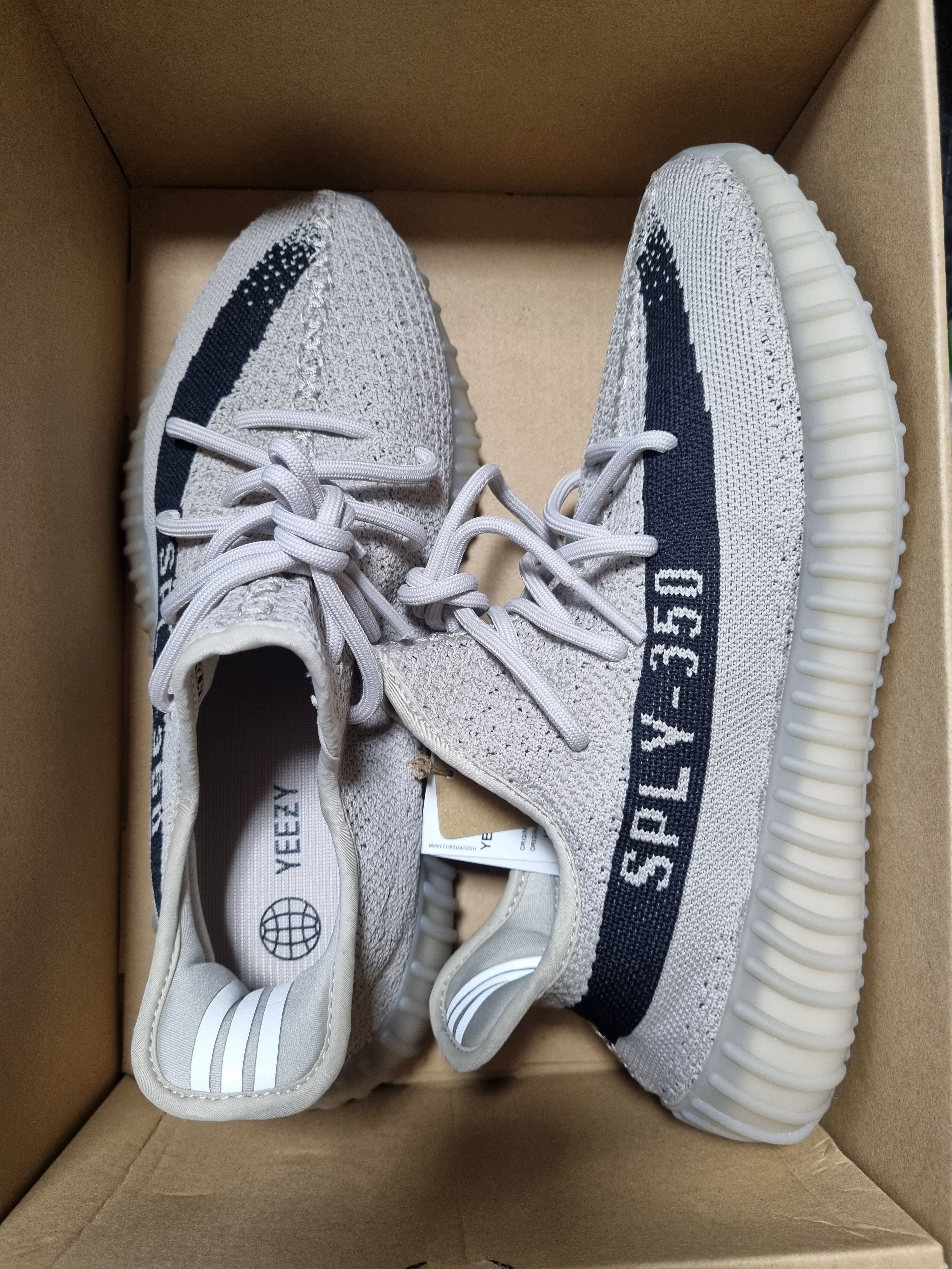 Adidas Yeezy Boost 350 V2 Slate Core Black 2022/2023 착용 스타일
