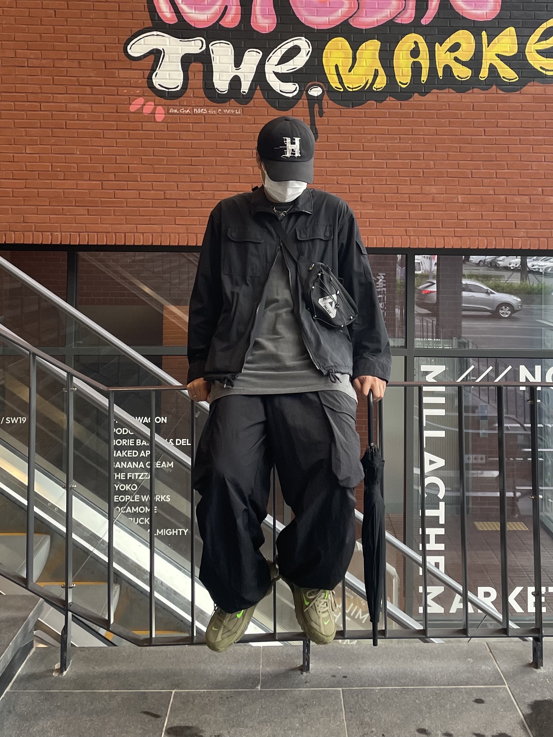 Nike x Supreme Shox Ride 2 SP Neutral Olive, Palace Cordura Double Diamond 2Way Waist Pack Black - 21FW 착용 스타일 - 3