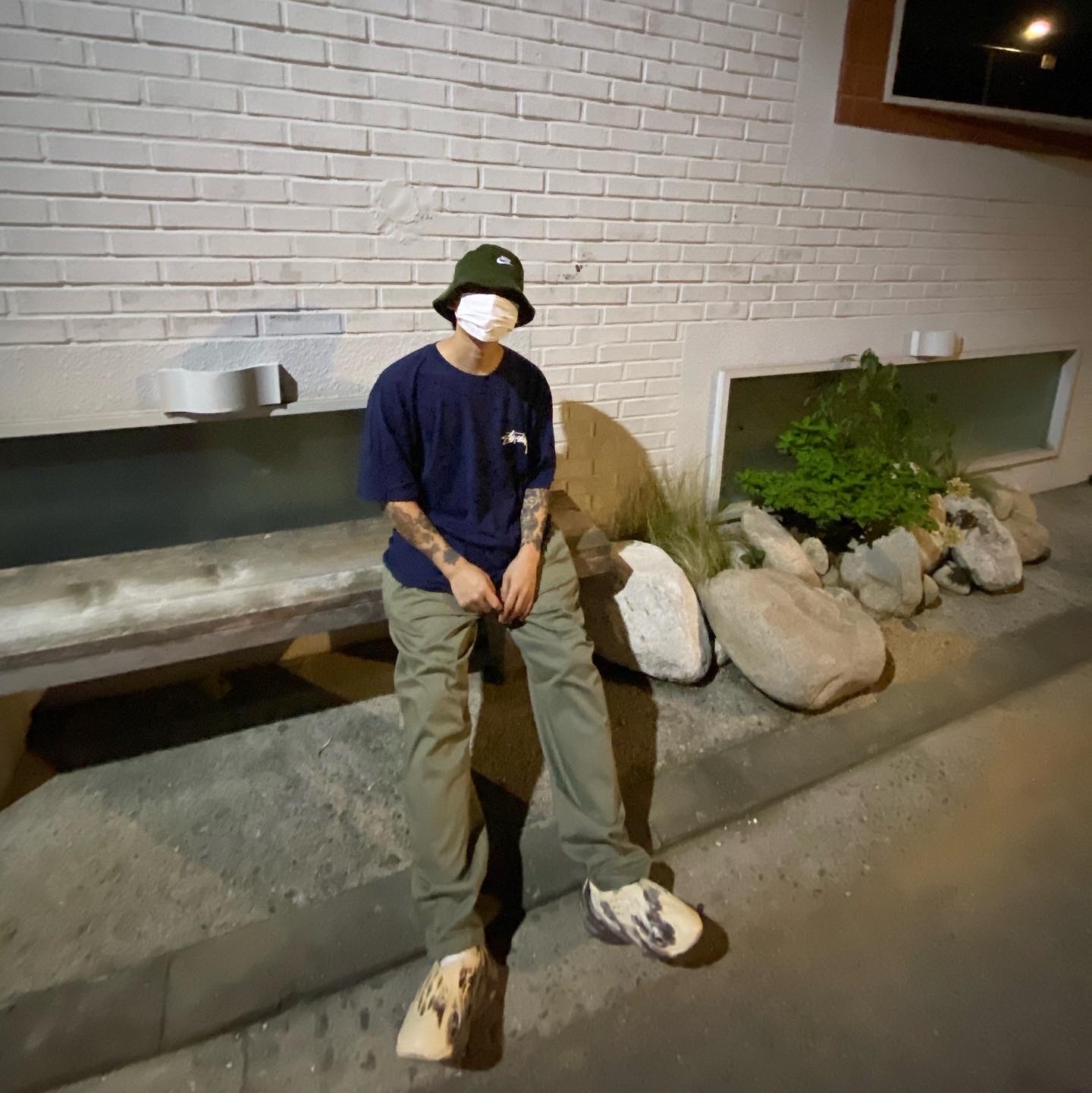 Nike Futura Corduroy Bucket Rough Green, Adidas Yeezy Foam RNNR MX Cream Clay 착용 스타일 - 2