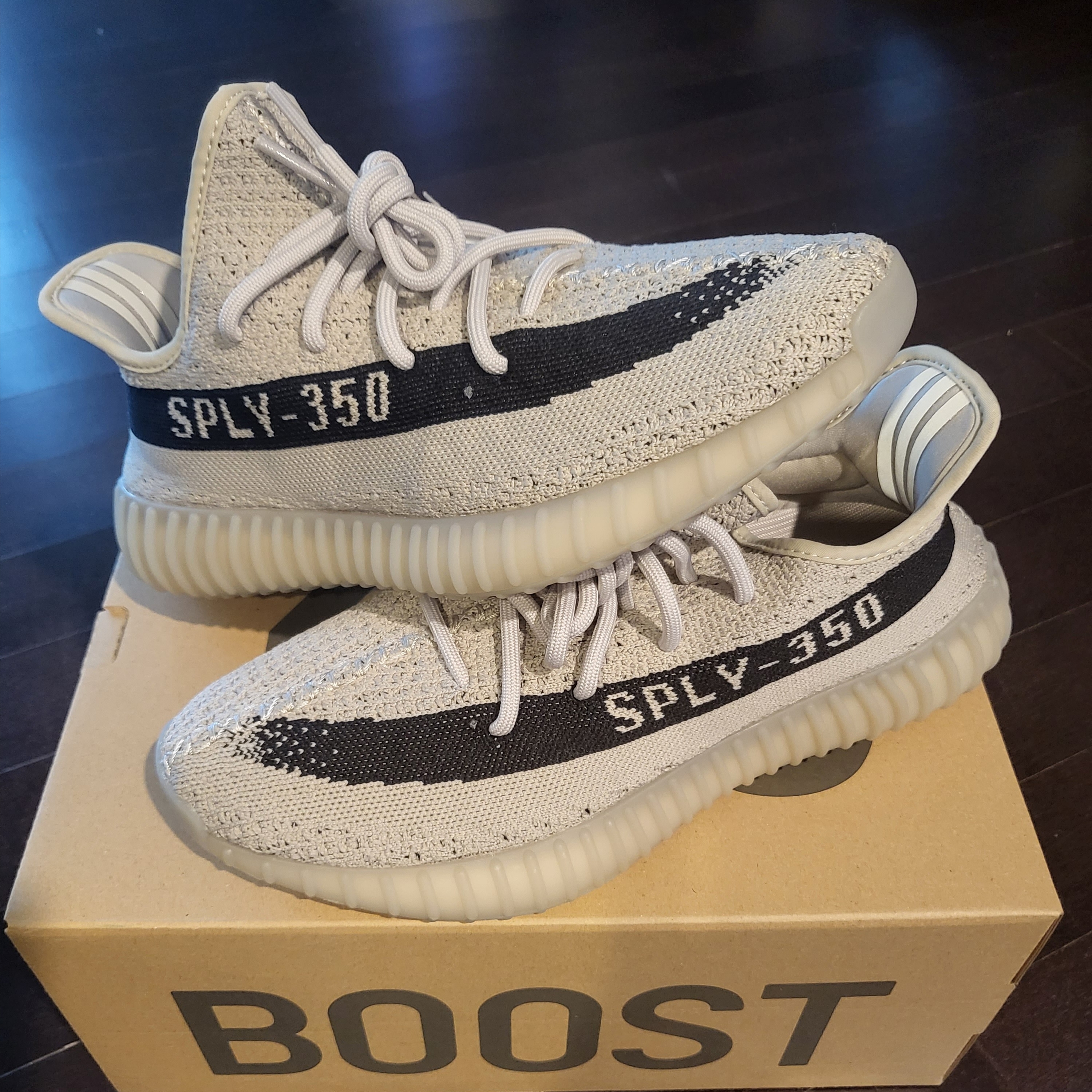 Adidas Yeezy Boost 350 V2 Slate Core Black 2022/2023 착용 스타일 - 1