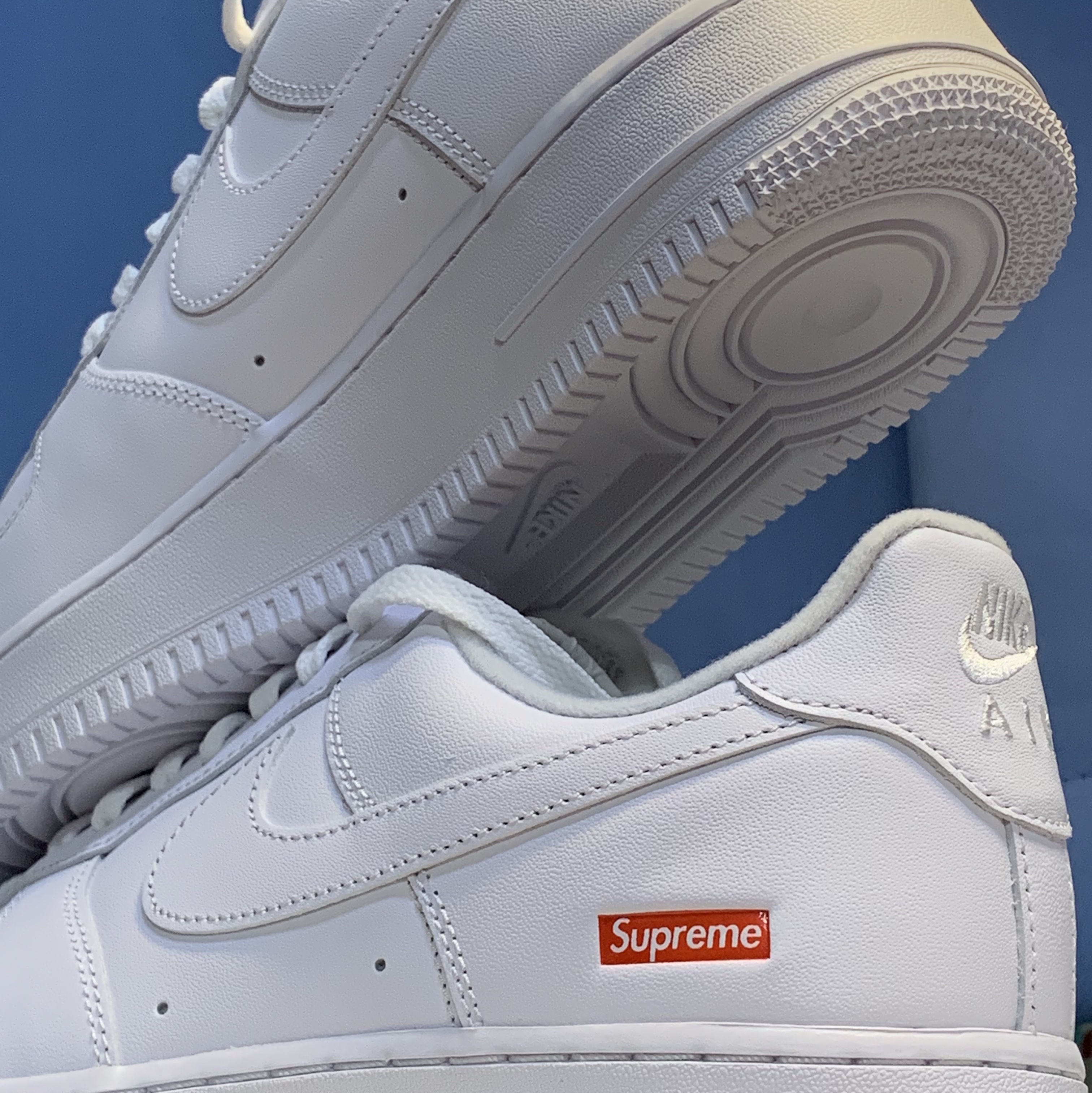 Nike x Supreme Air Force 1 Low White 착용 스타일