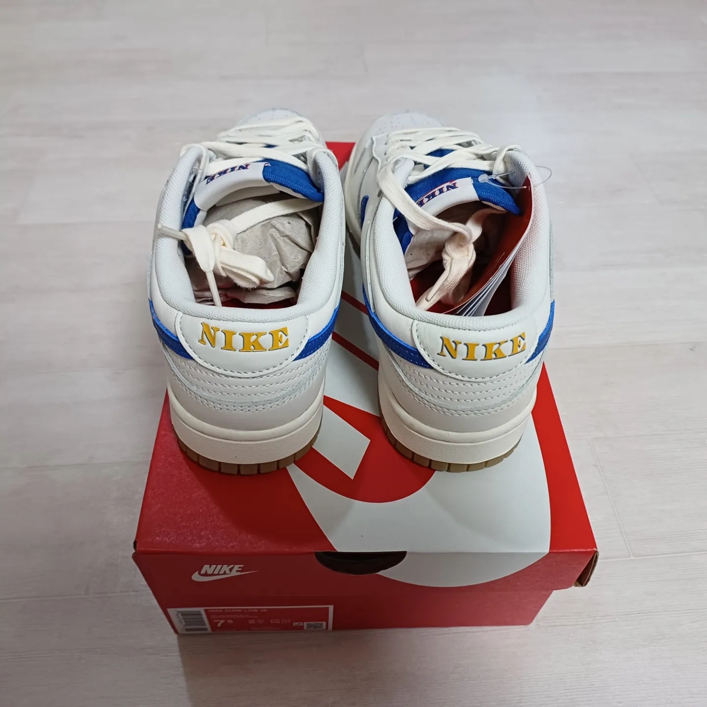 Nike Dunk Low SE Sail Dark Marina Blue 착용 스타일 - 3