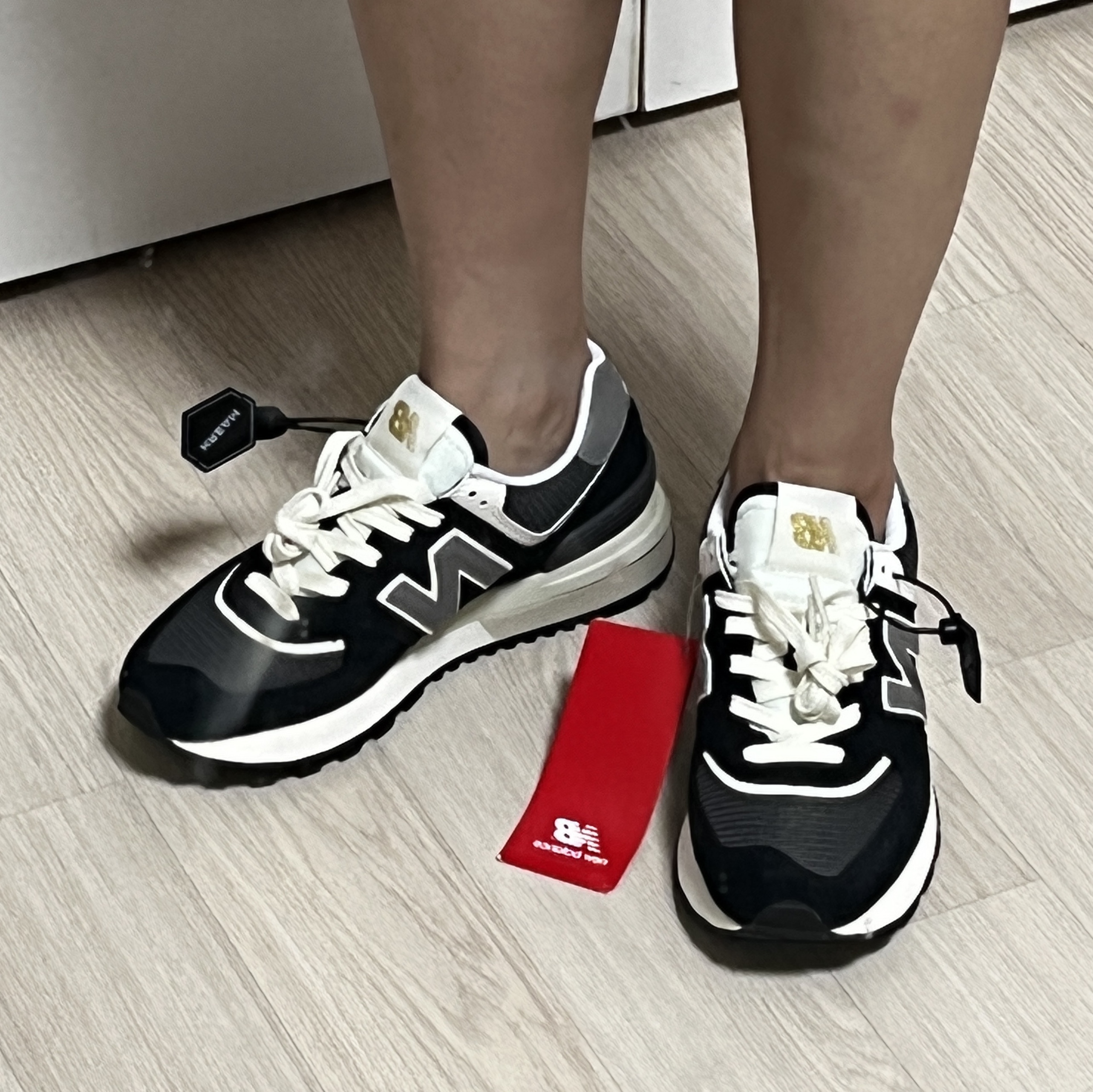 New Balance 574 Legacy Black 착용 스타일 - 3