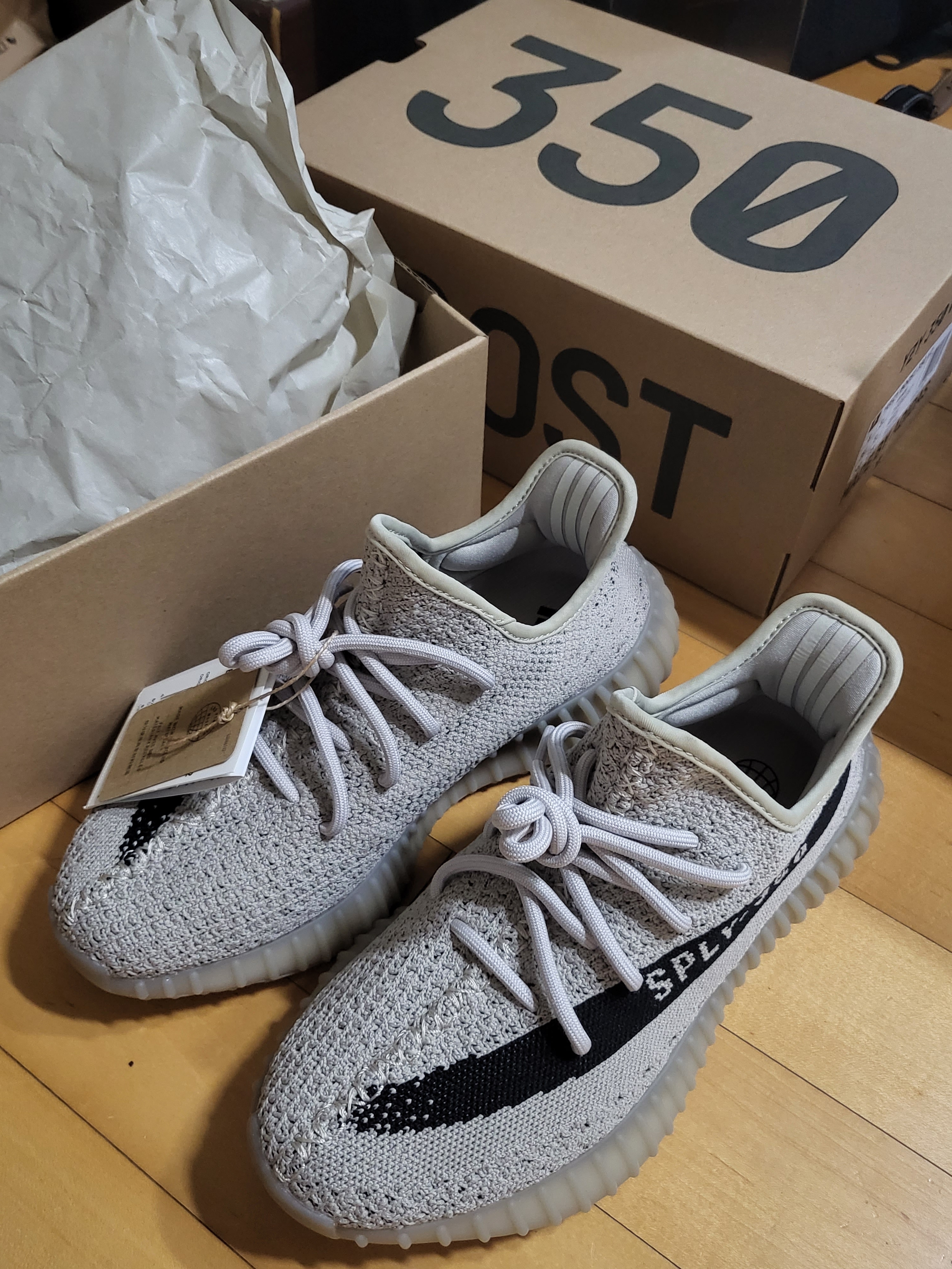 Adidas Yeezy Boost 350 V2 Slate Core Black 2022/2023 착용 스타일