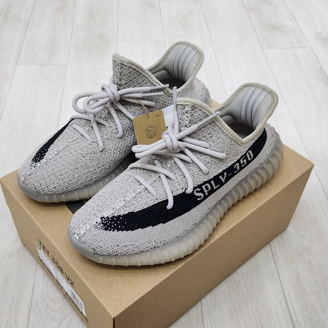Adidas Yeezy Boost 350 V2 Slate Core Black 2022/2023 착용 스타일 - 2