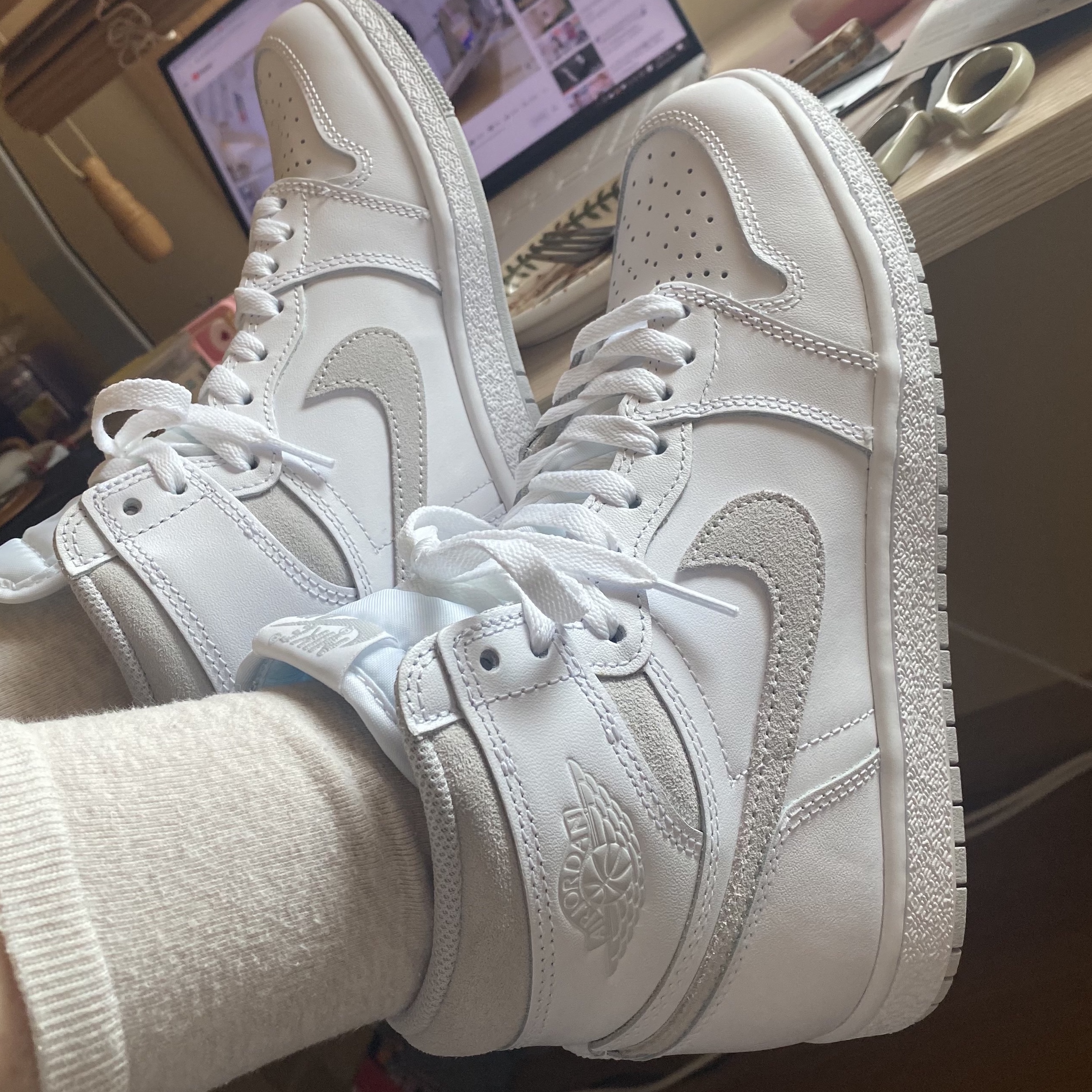 Jordan 1 High 85 Neutral Grey 착용 스타일 - 2