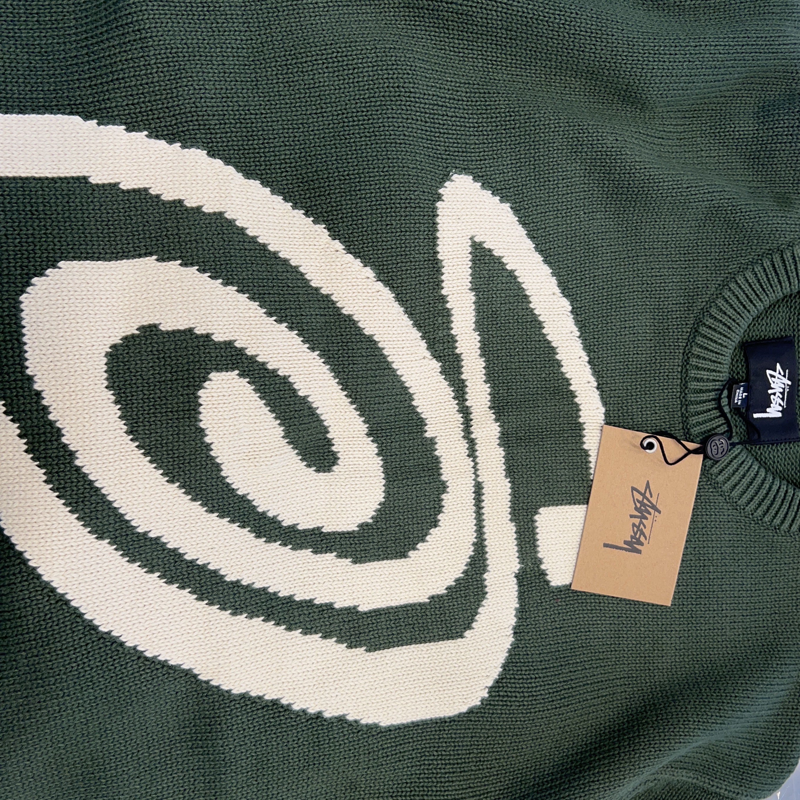 Stussy Curly S Sweater Green 착용 스타일
