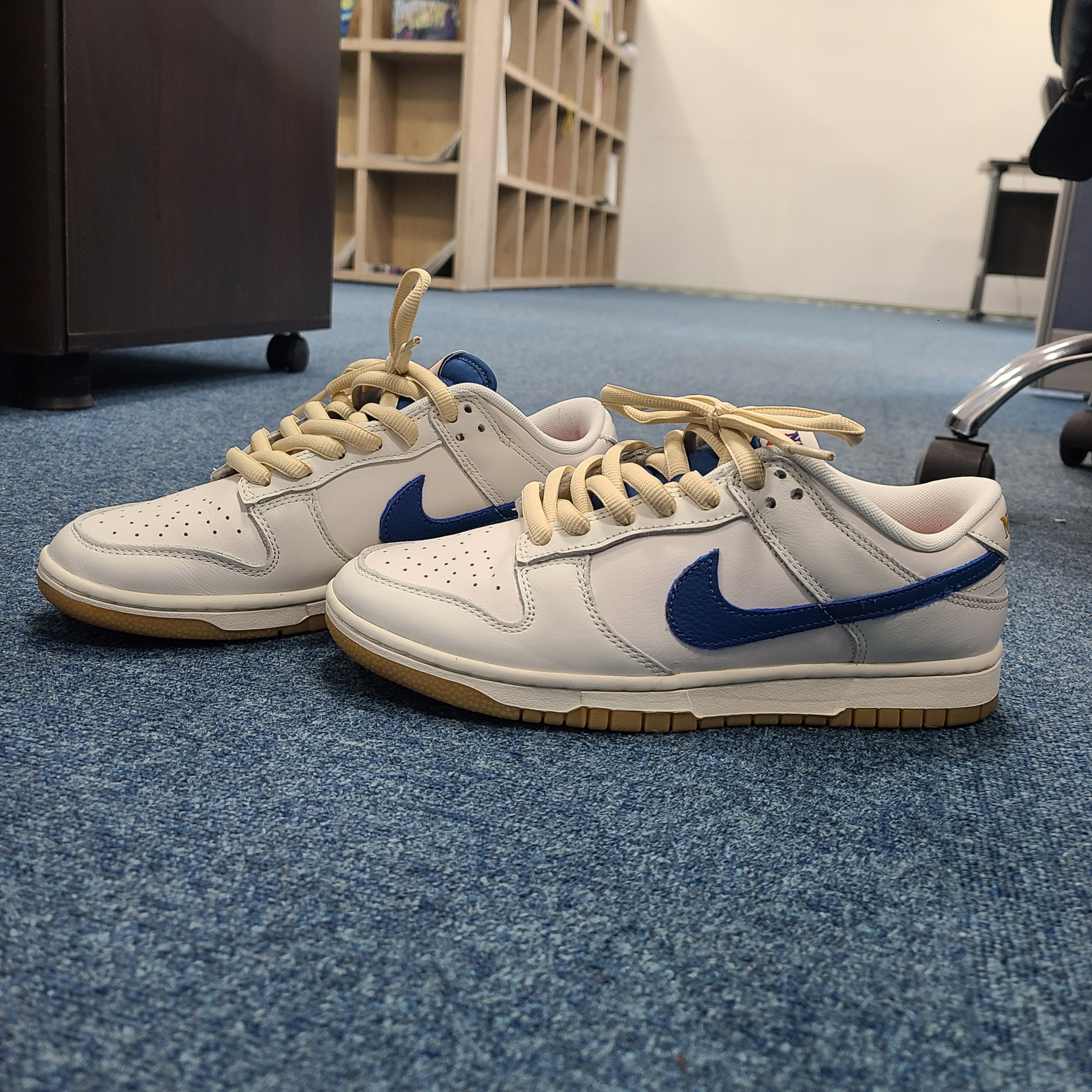 Nike Dunk Low SE Sail Dark Marina Blue 착용 스타일