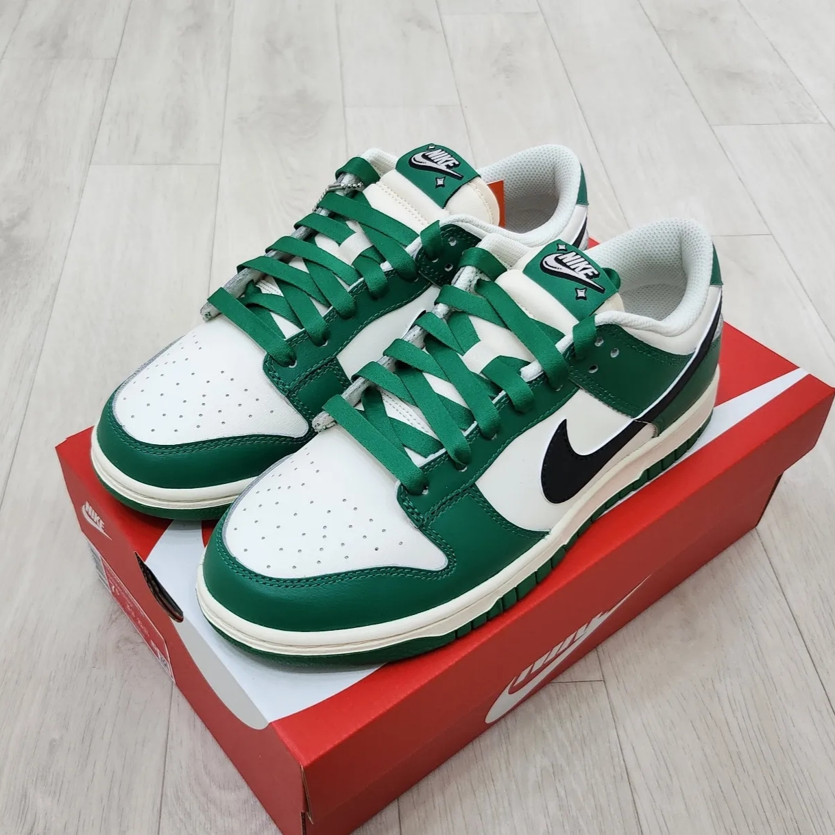 Nike Dunk Low Retro SE Jackpot Malachite 착용 스타일 - 2