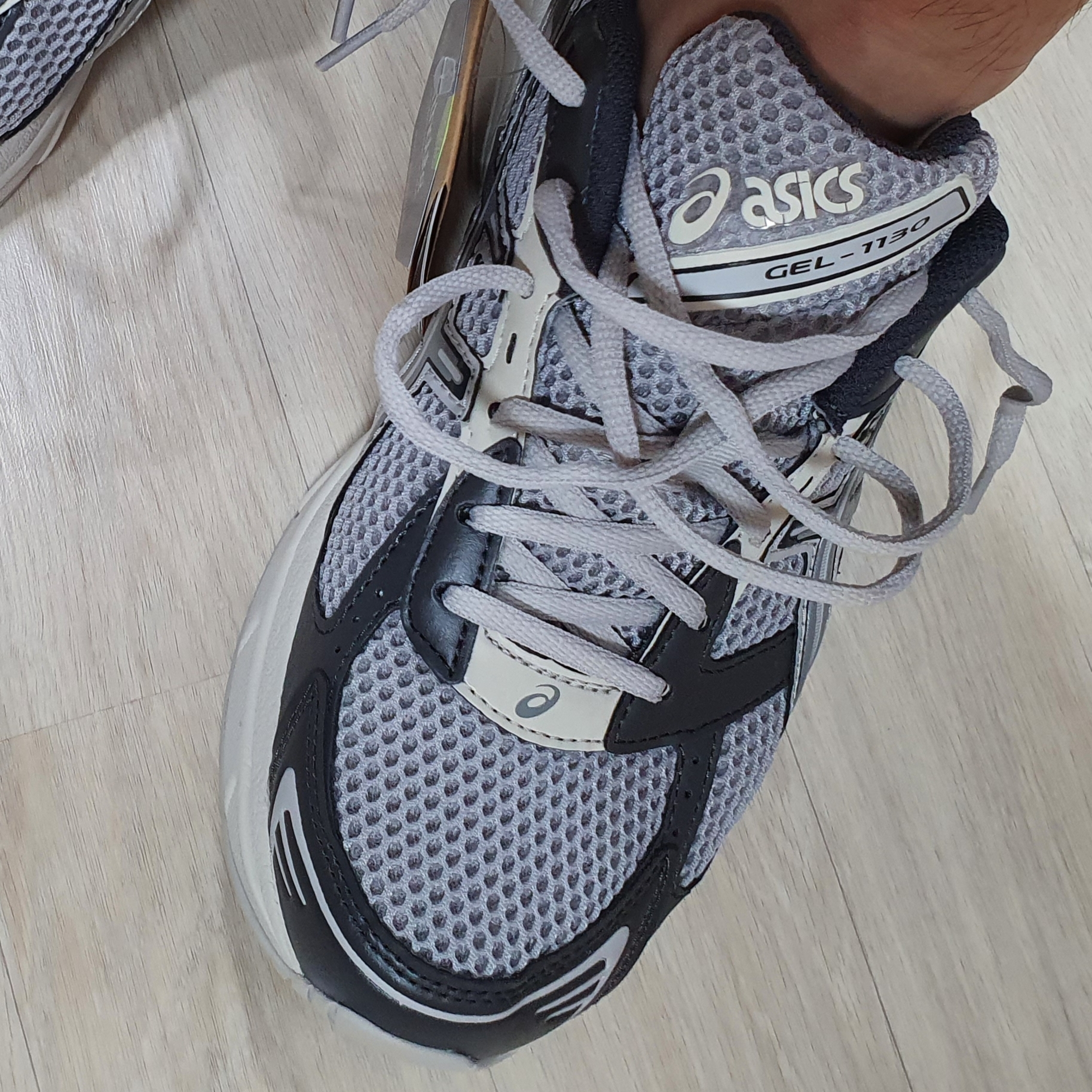 Asics Gel-1130 Oyster Grey Clay Grey 착용 스타일