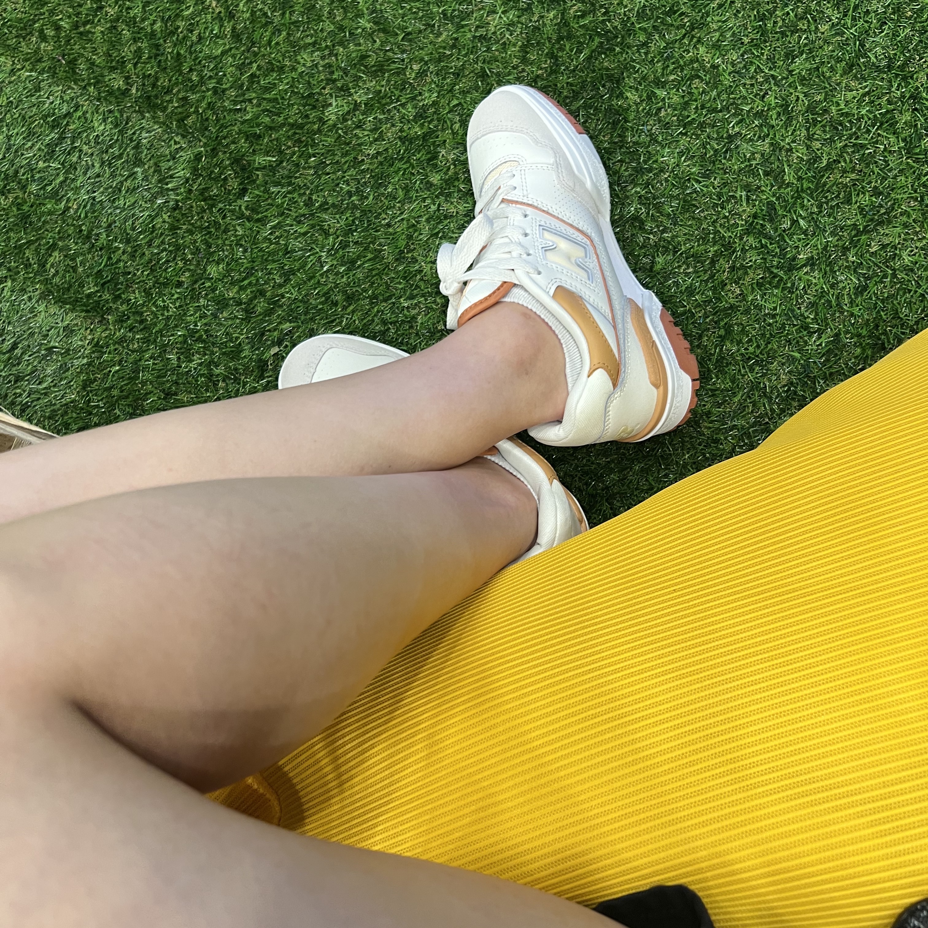 (W) New Balance 550 White Au Lait - B Standard 착용 스타일