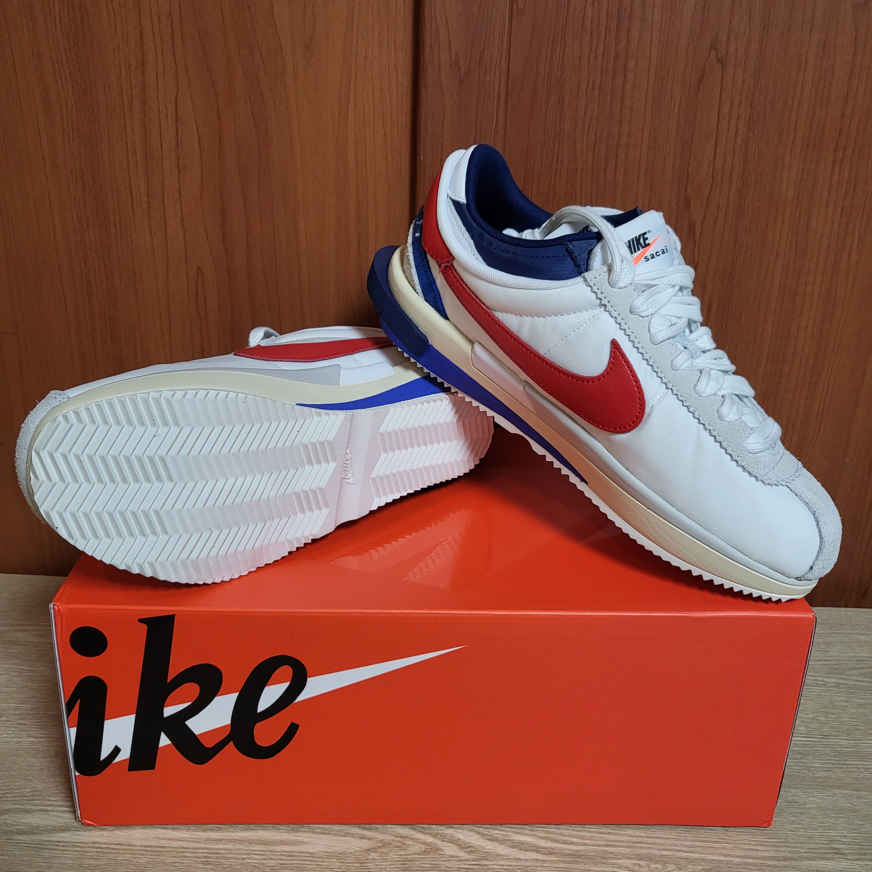 Nike x Sacai Zoom Cortez SP White and University Red 착용 스타일