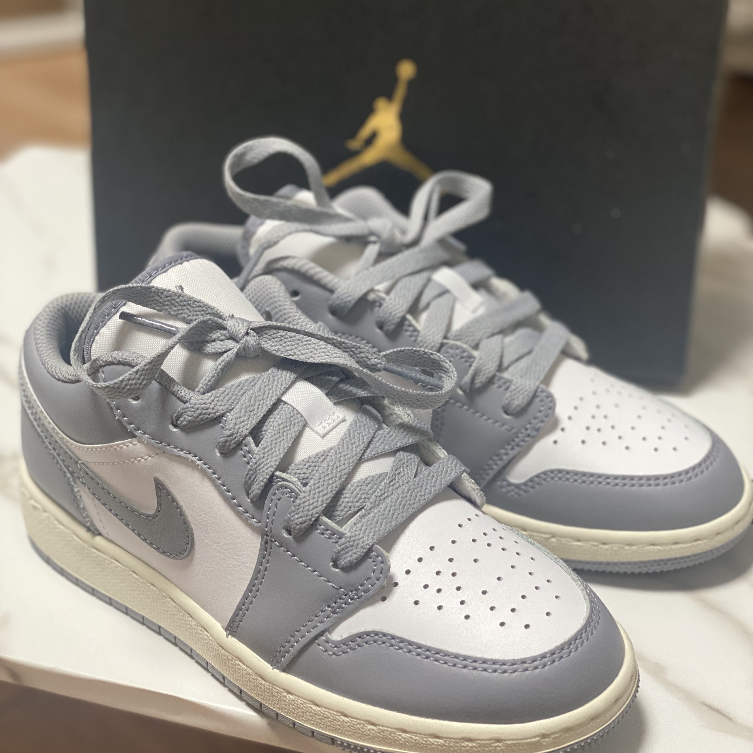 (GS) Jordan 1 Low Stealth and White 착용 스타일
