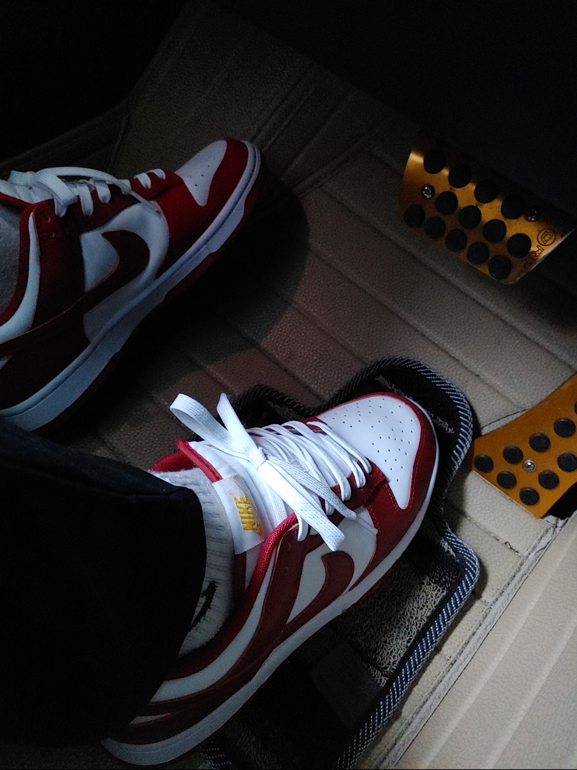 Nike Dunk Low Retro Gym Red 착용 스타일
