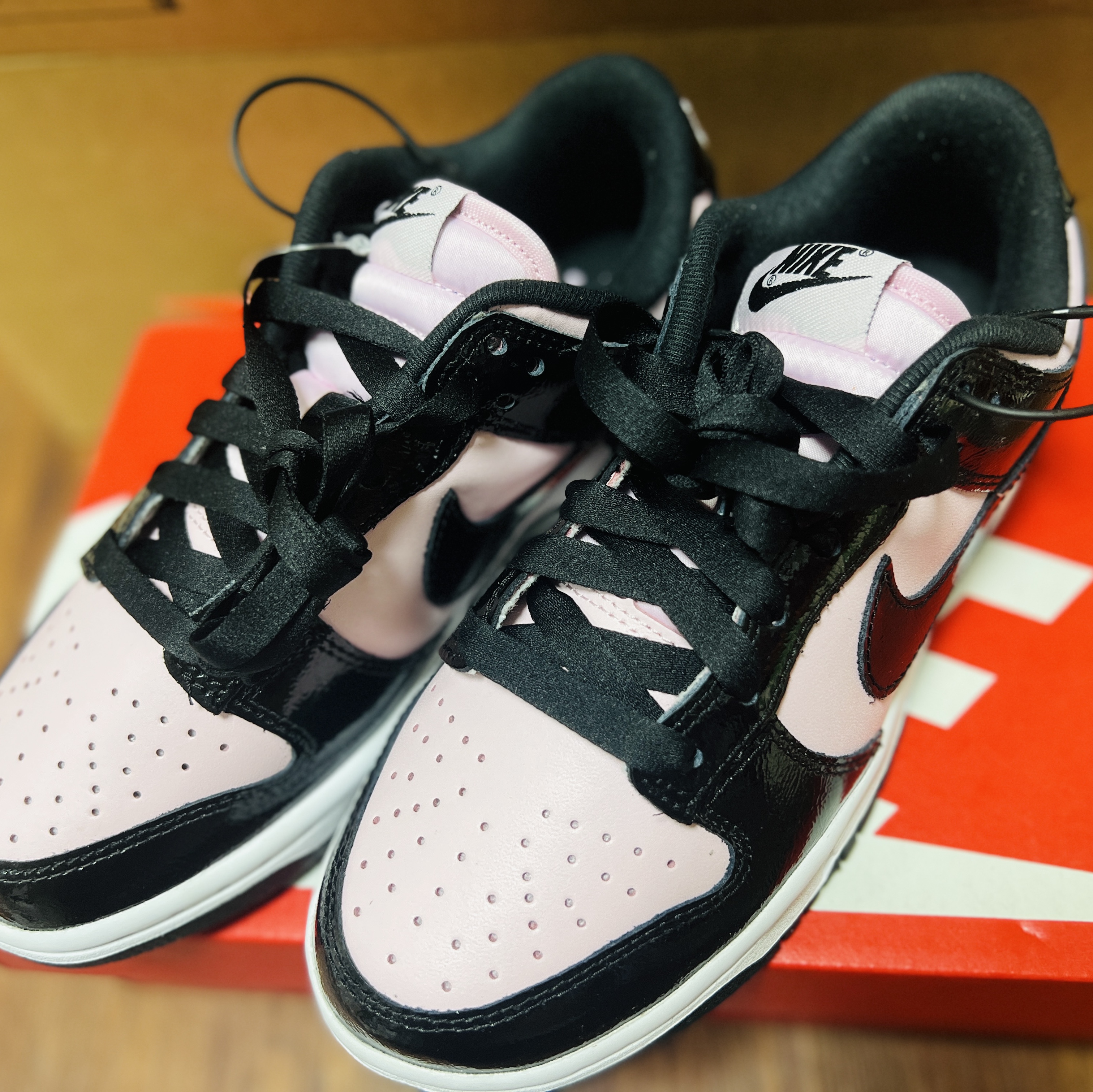 (W) Nike Dunk Low Essential Pink Foam Black 착용 스타일 - 3