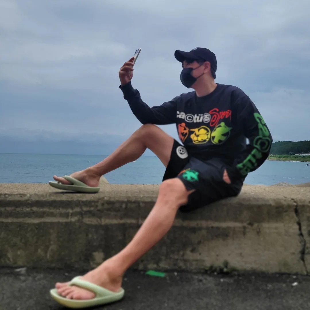 Stussy x Cactus Plant Flea Market Sport LS T-Shirt Black, Stussy x Cactus Plant Flea Market Icon Water Shorts Black 착용 스타일