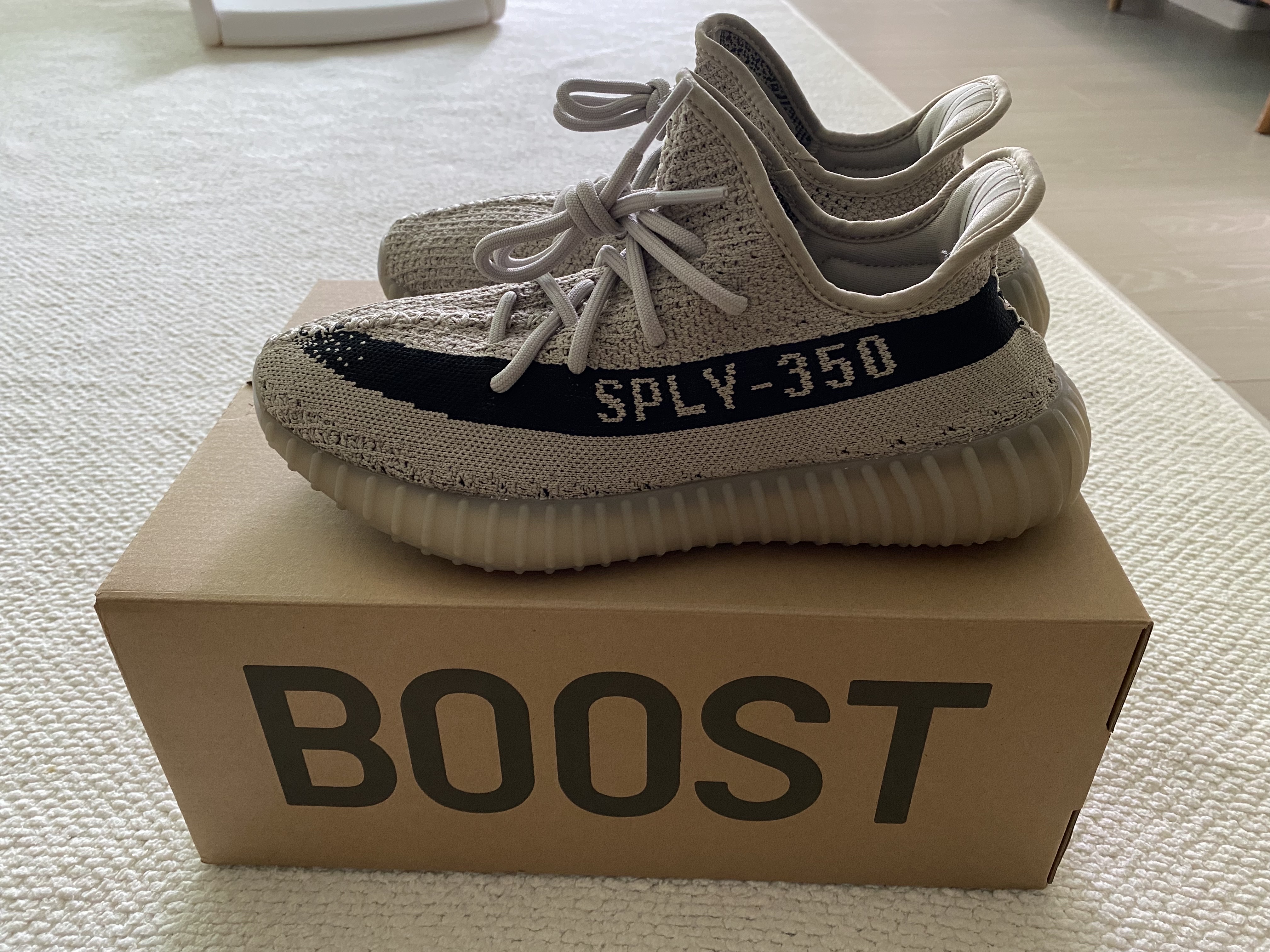 Adidas Yeezy Boost 350 V2 Slate Core Black 2022/2023 착용 스타일