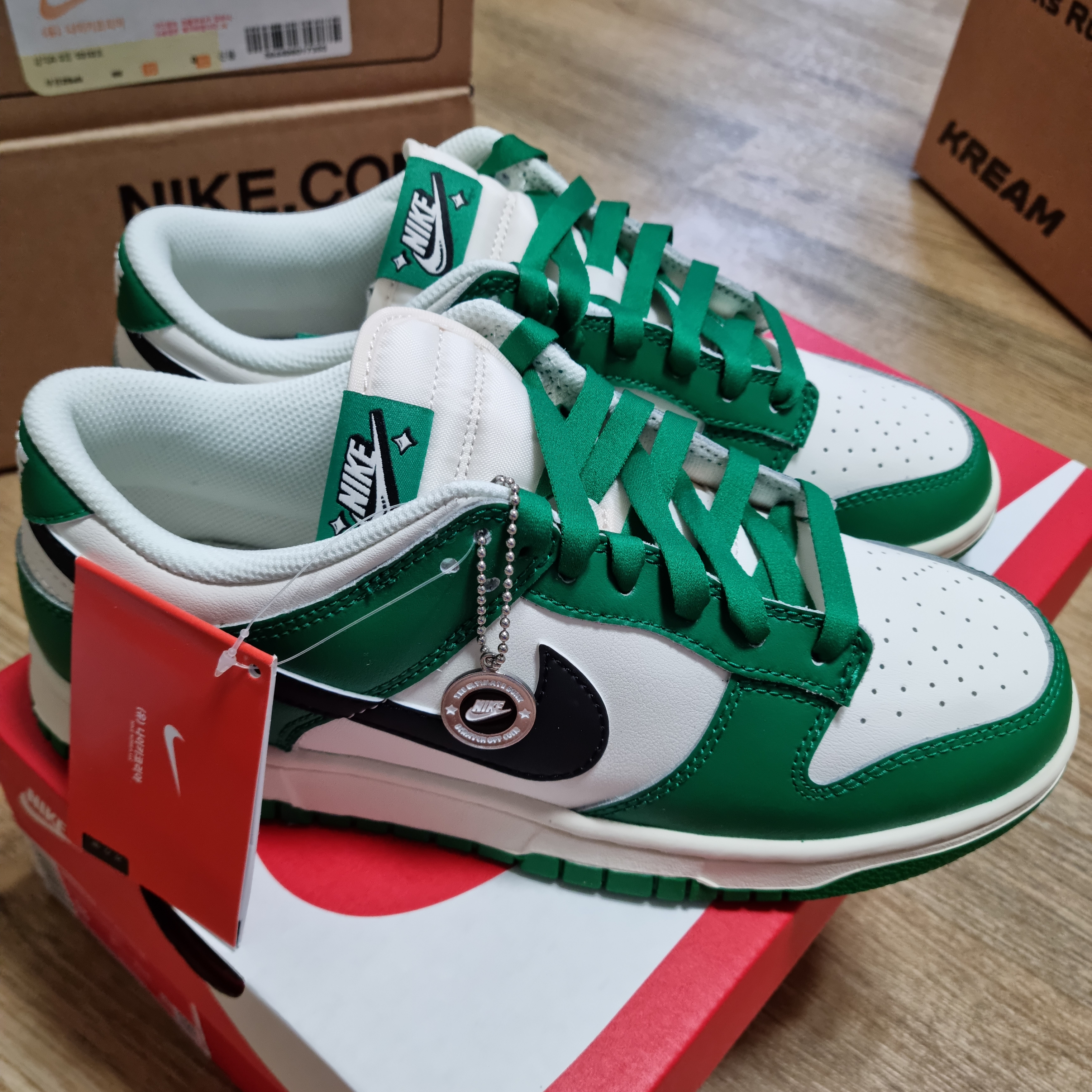Nike Dunk Low Retro SE Jackpot Malachite 착용 스타일 - 2