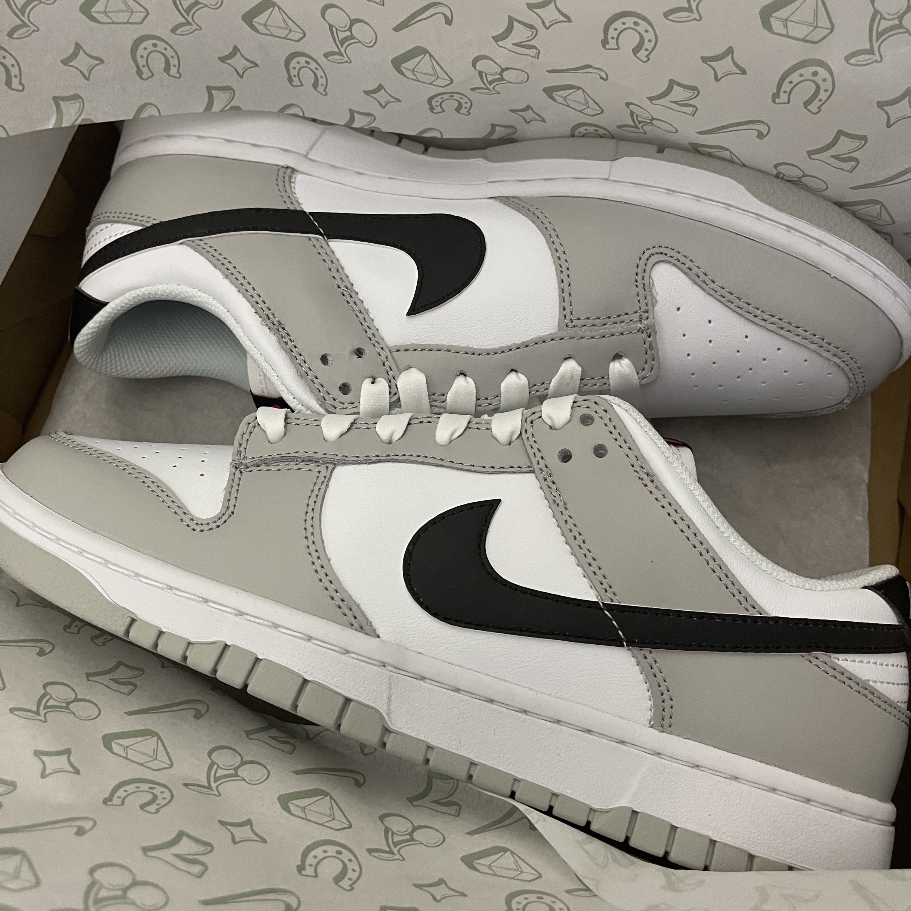 Nike Dunk Low Retro SE Jackpot Grey Fog 착용 스타일 - 1
