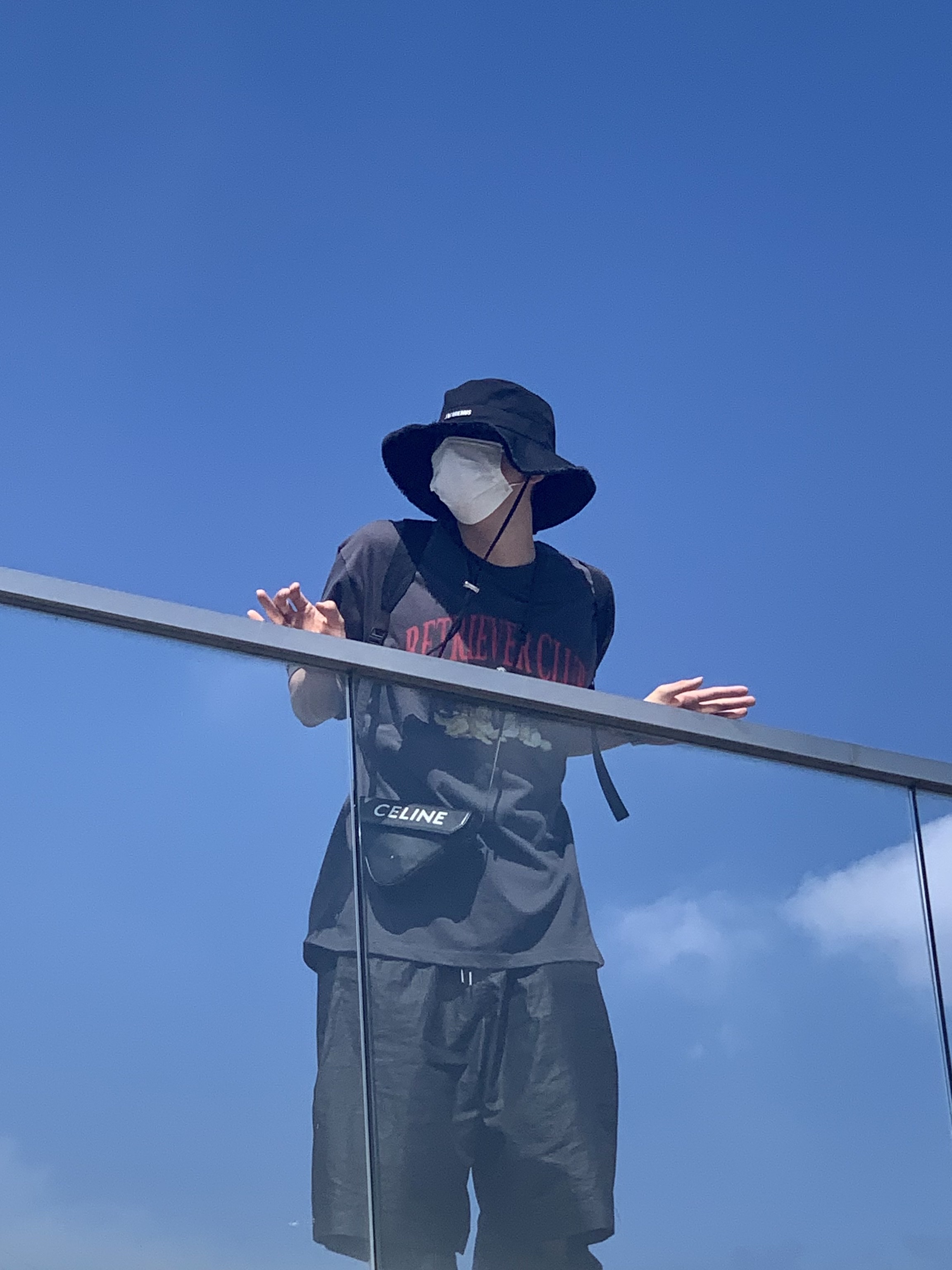 Jacquemus Le Bob Artichaut Bucket Hat Black, Our Legacy Slim Backpack Black Dense Liquid Nylon 착용 스타일 - 3