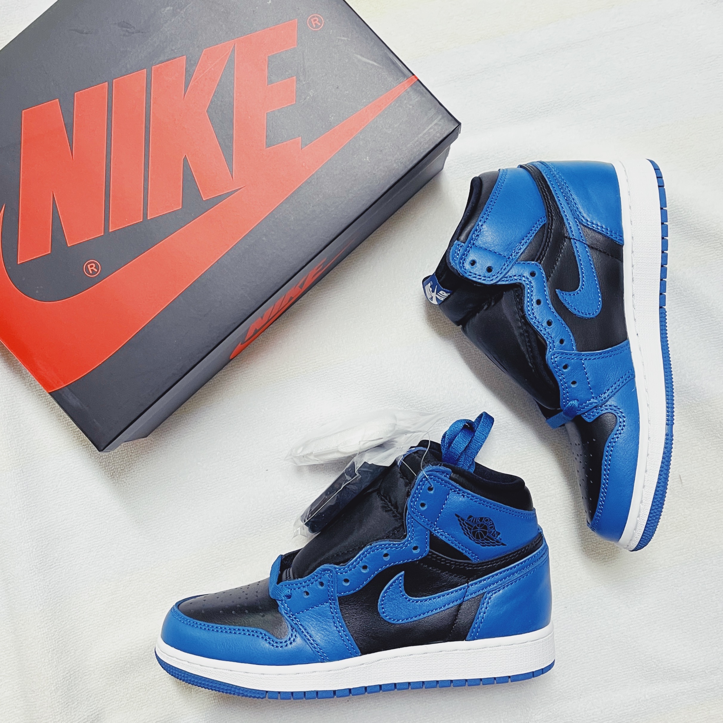 Jordan 1 Retro High OG Dark Marina Blue 착용 스타일