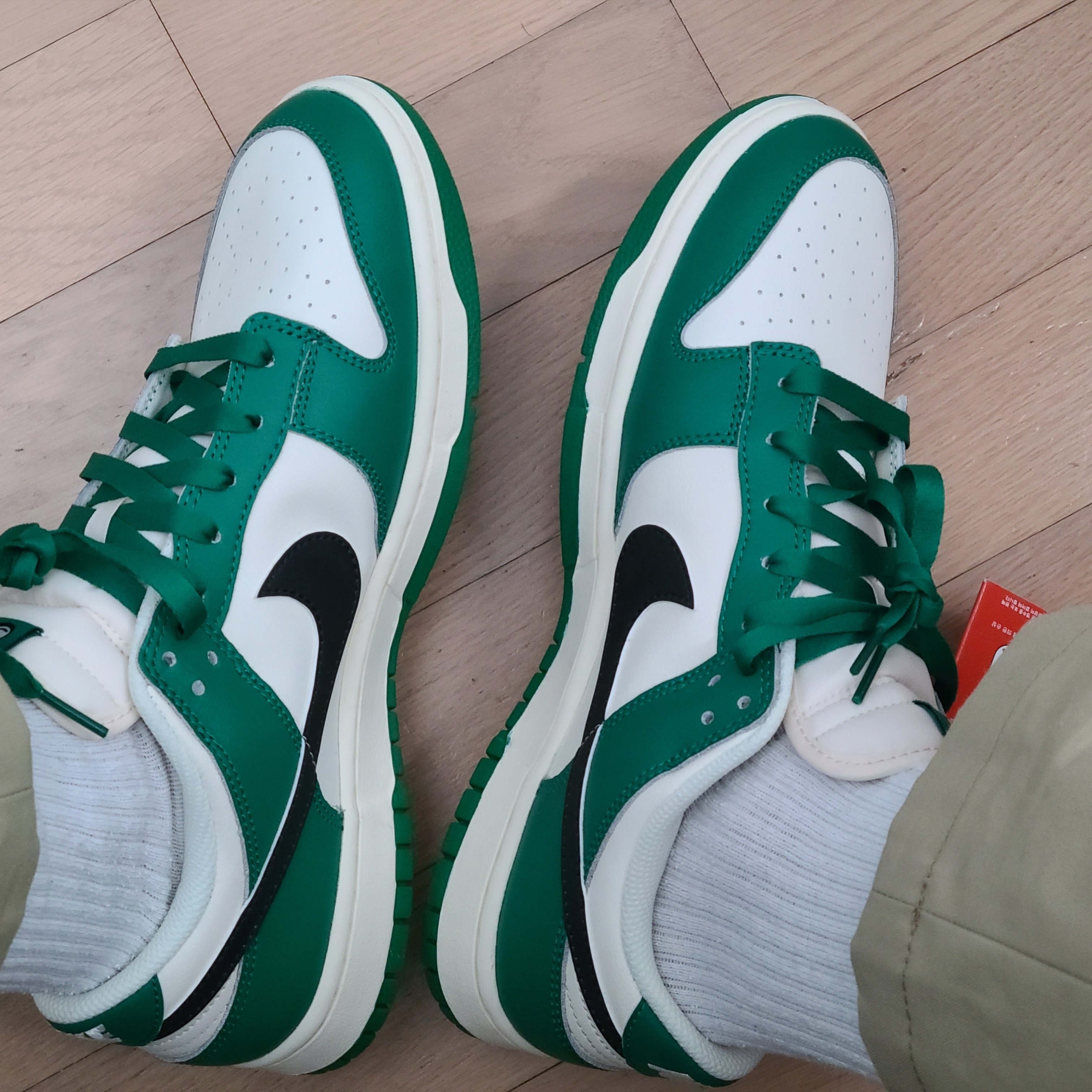 Nike Dunk Low Retro SE Jackpot Malachite 착용 스타일 - 5