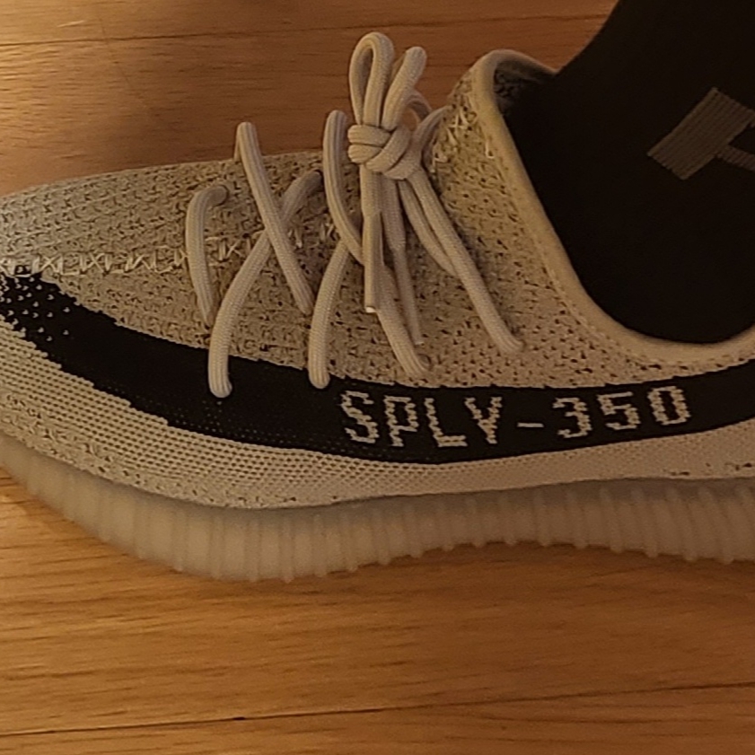 Adidas Yeezy Boost 350 V2 Slate Core Black 2022/2023 착용 스타일 - 2