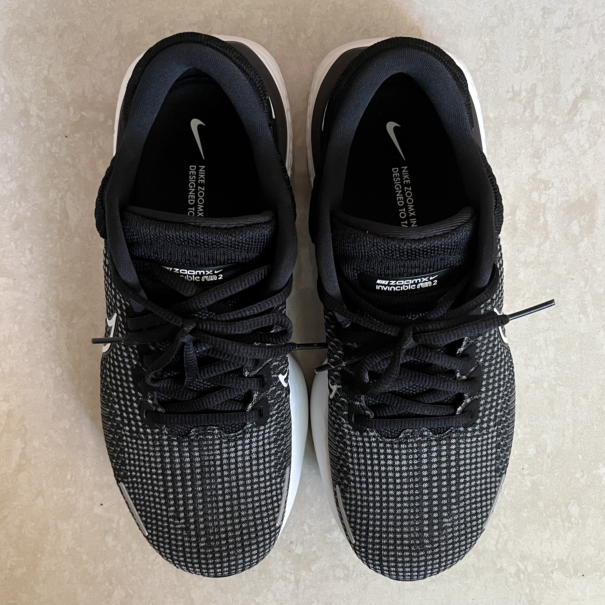 Nike ZoomX Invincible Run Flyknit 2 Black Summit White 착용 스타일 - 2