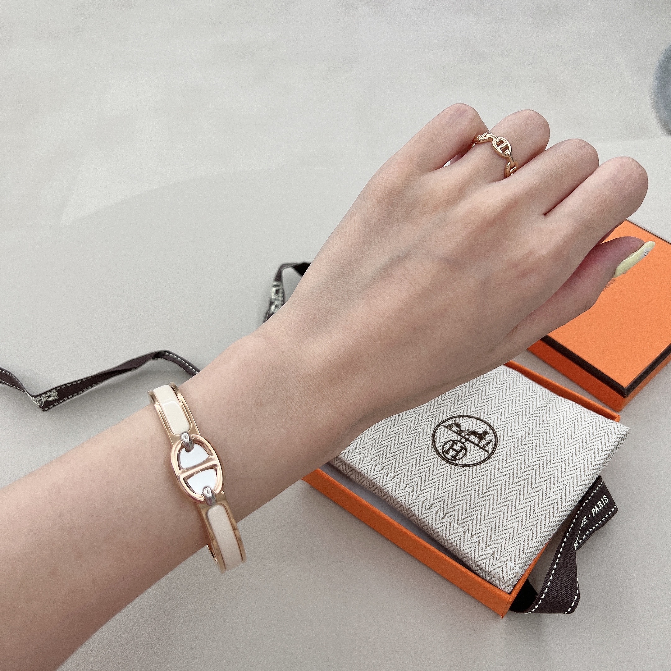 (W) Hermes Mini Clic Chaine D'Ancre Bracelet Rose Gold & Creme, (W) Hermes Small Chaine D'Ancre Enchainee Ring Rose Gold 착용 스타일