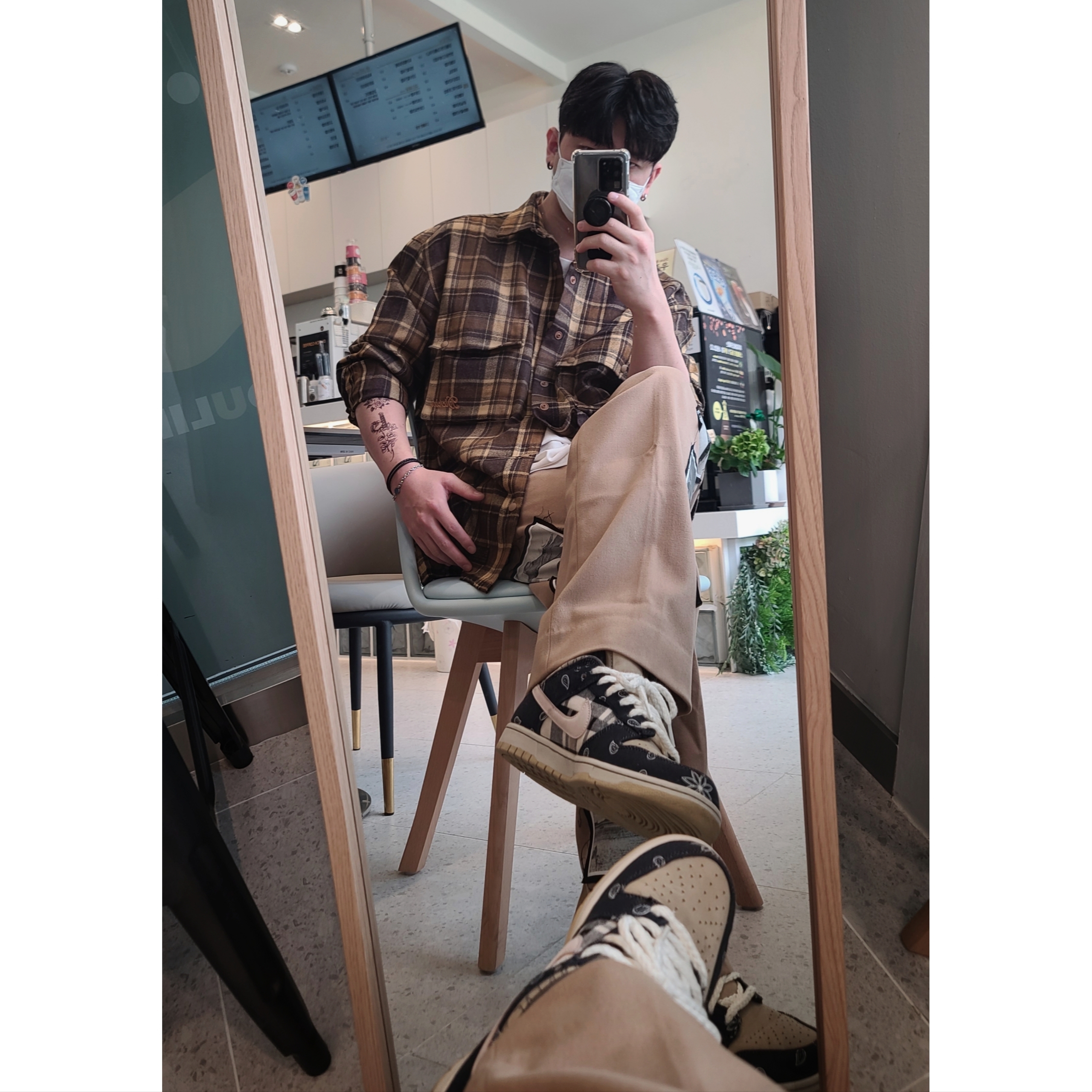 Nike x Travis Scott SB Dunk Low 착용 스타일 - 2