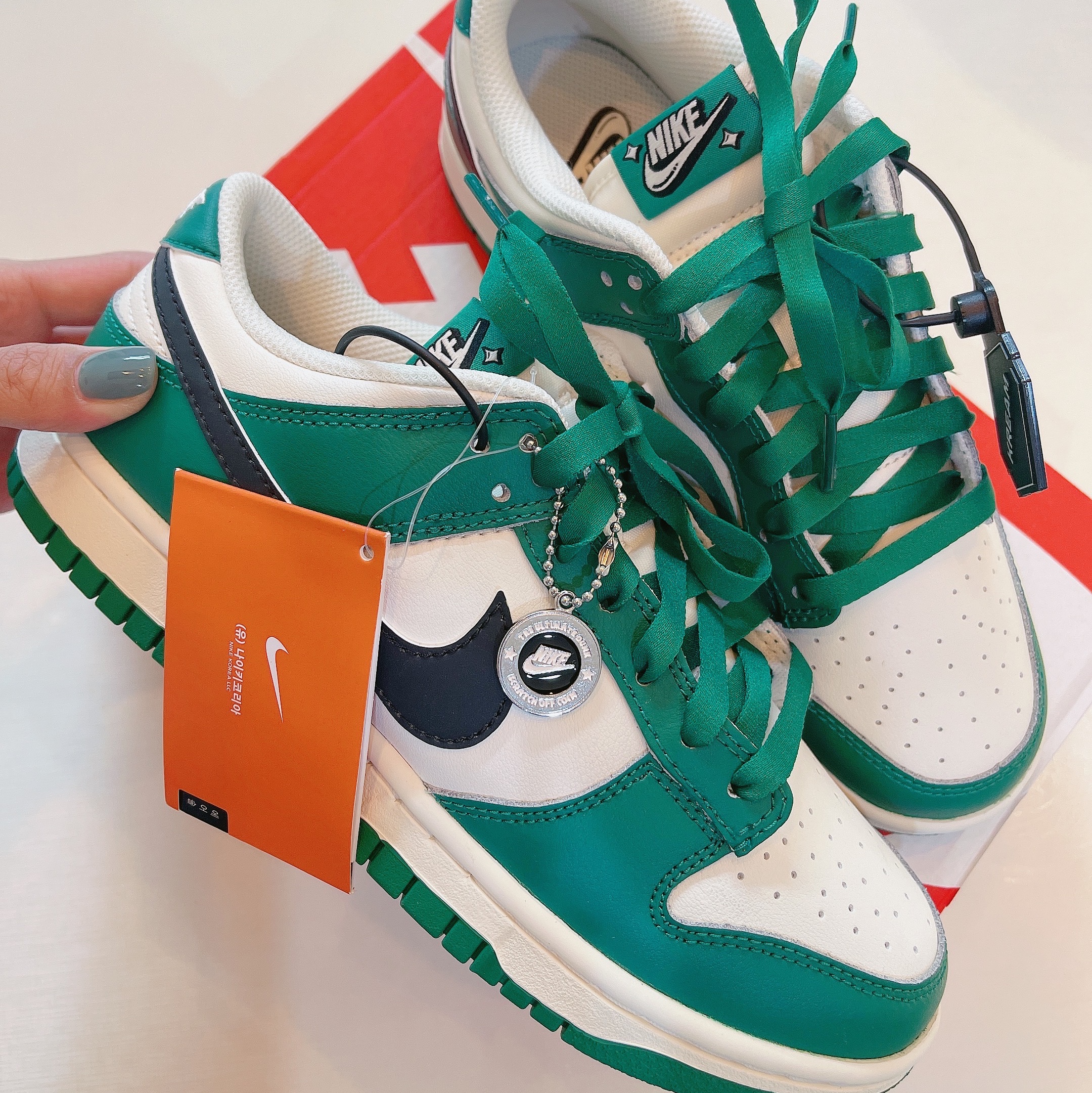 Nike Dunk Low Retro SE Jackpot Malachite 착용 스타일