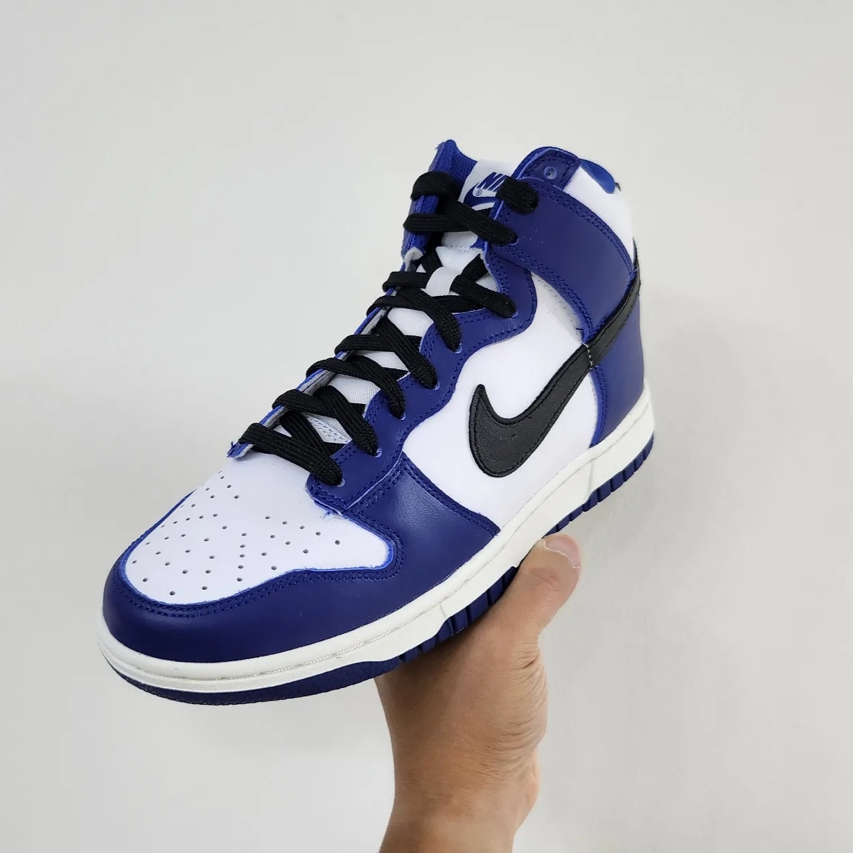 (W) Nike Dunk High Deep Royal Blue 착용 스타일 - 1