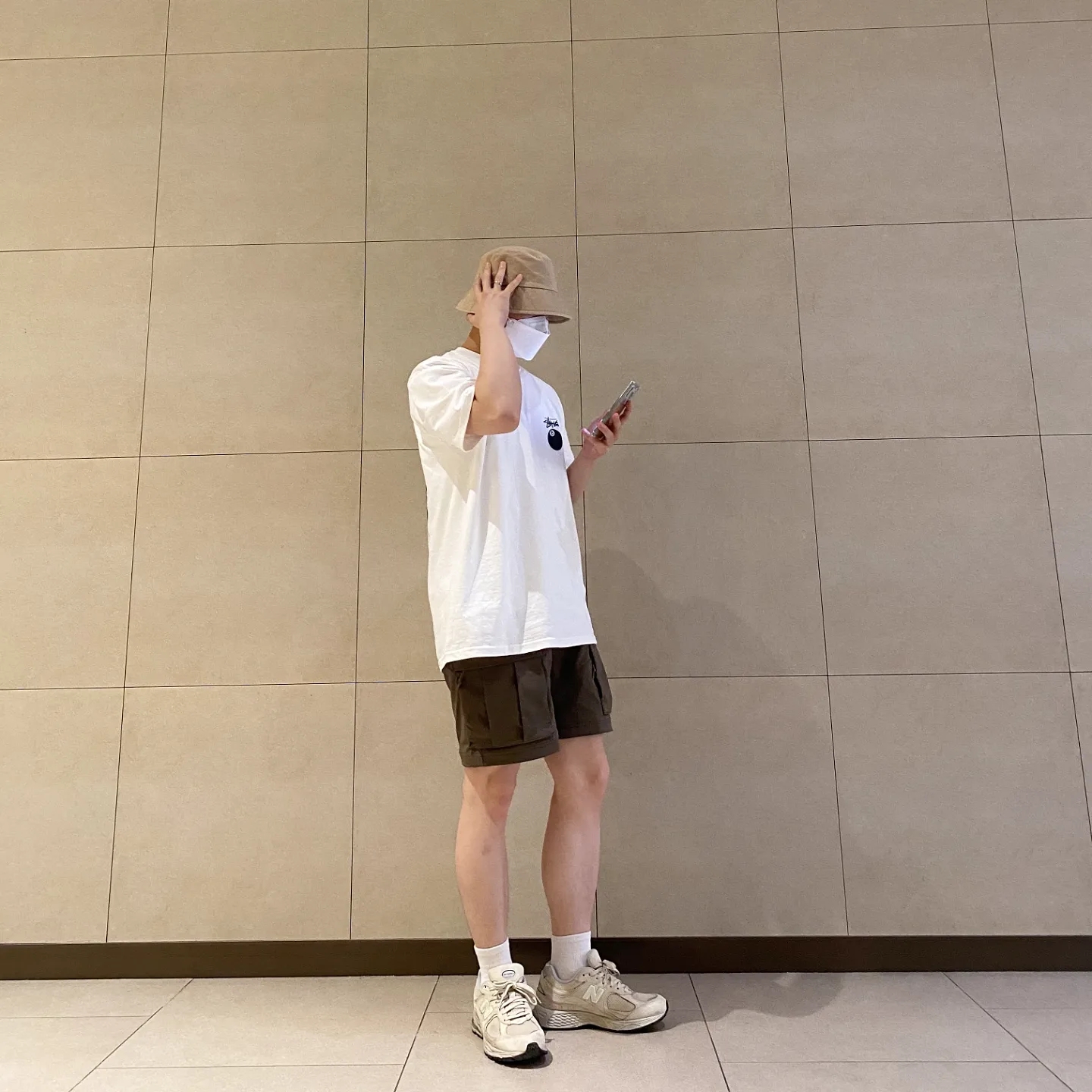 Stussy Billiards T-Shirt White, Nike NRG ACG Smith Summit Cargo Pants Ironstone - Asia 착용 스타일 - 2